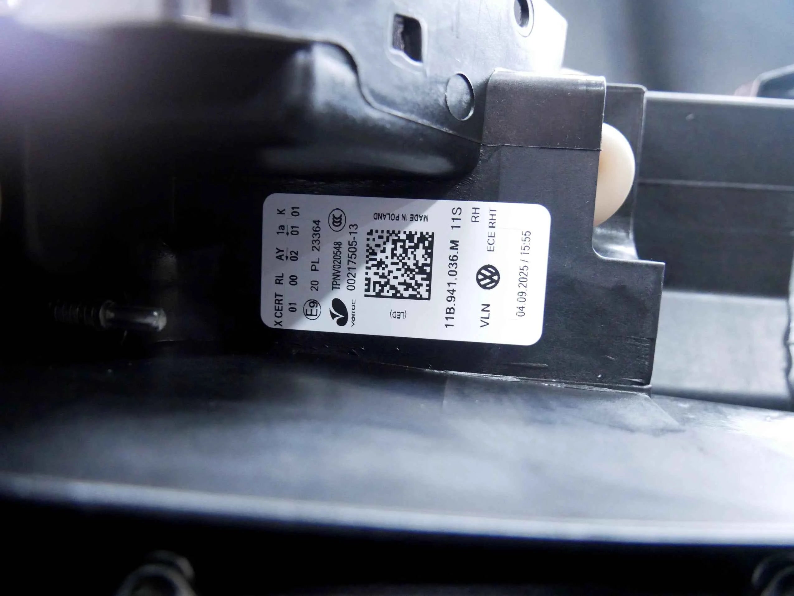 Lampa przód prawa MATRIX NOWA OEM 11B941036M VW ID.4 ID.5 ID4 ID5