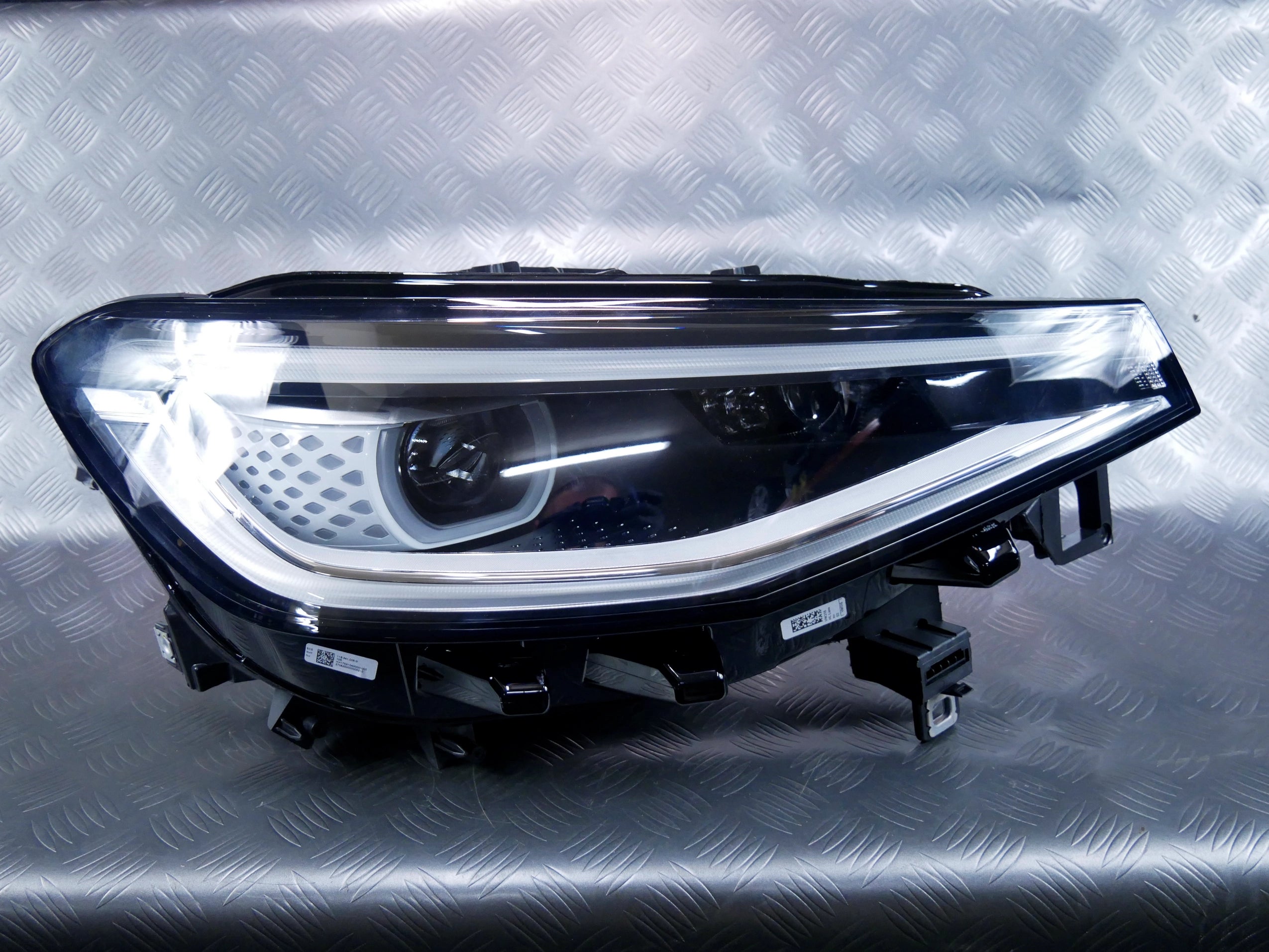 Lampa przód prawa MATRIX NOWA OEM 11B941036M VW ID.4 ID.5 ID4 ID5