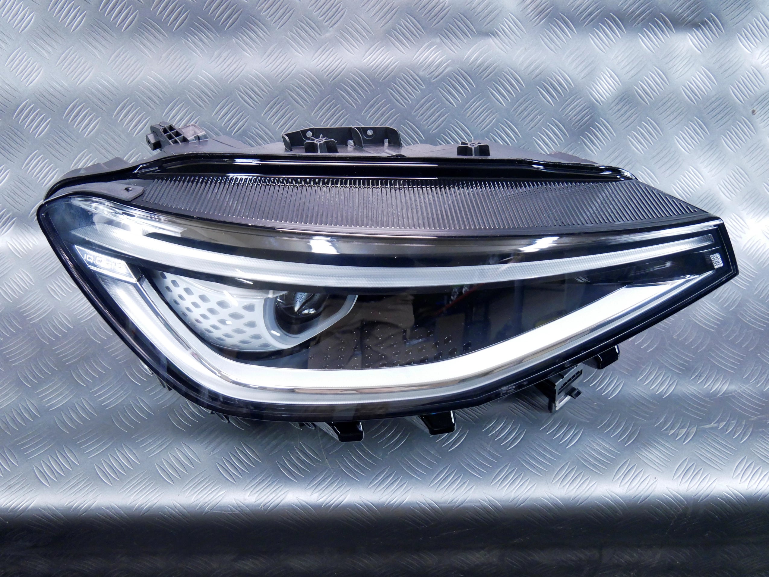 Lampa przód prawa MATRIX NOWA OEM 11B941036M VW ID.4 ID.5 ID4 ID5