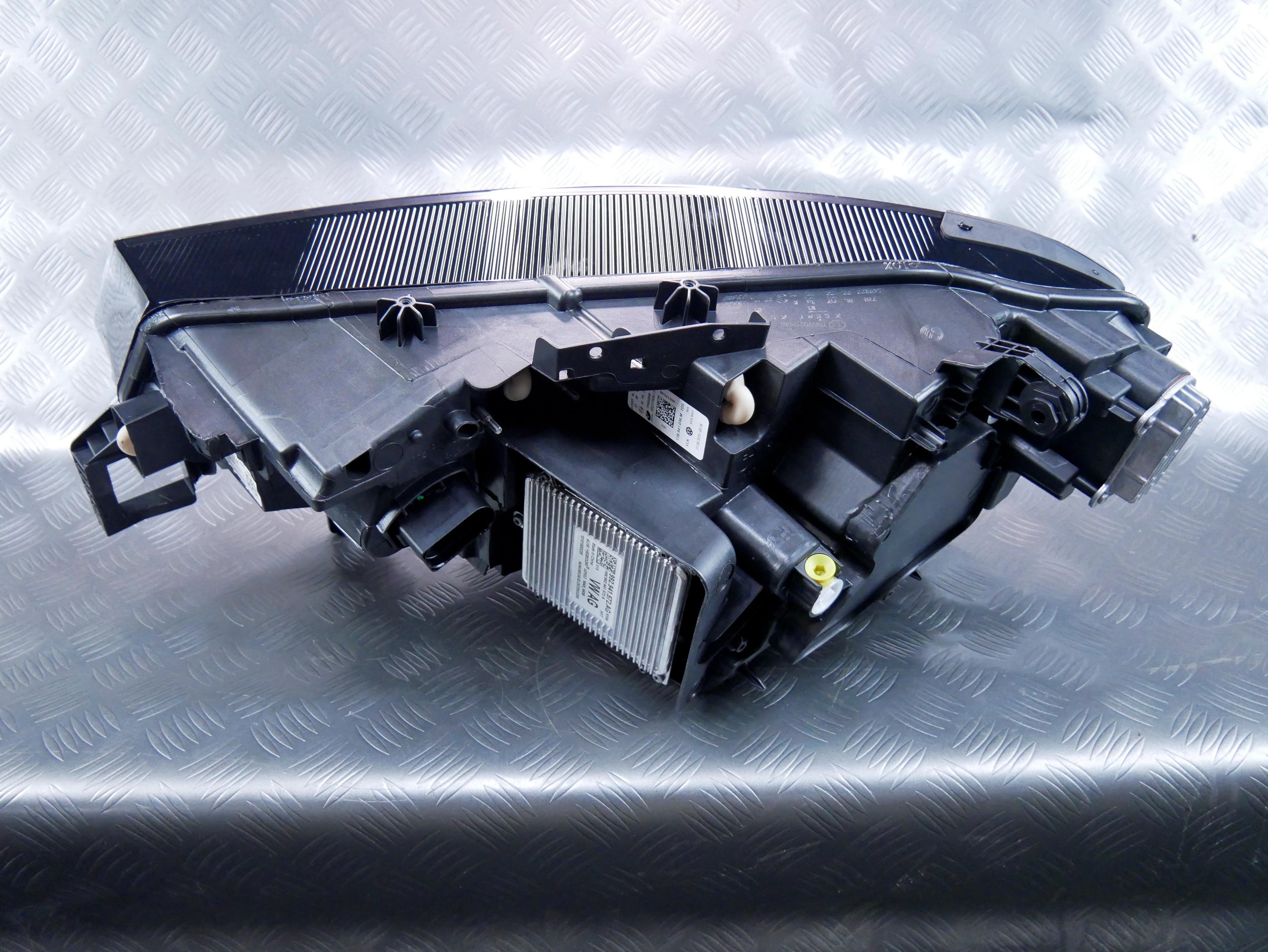 Lampa przód prawa MATRIX NOWA OEM 11B941036M VW ID.4 ID.5 ID4 ID5