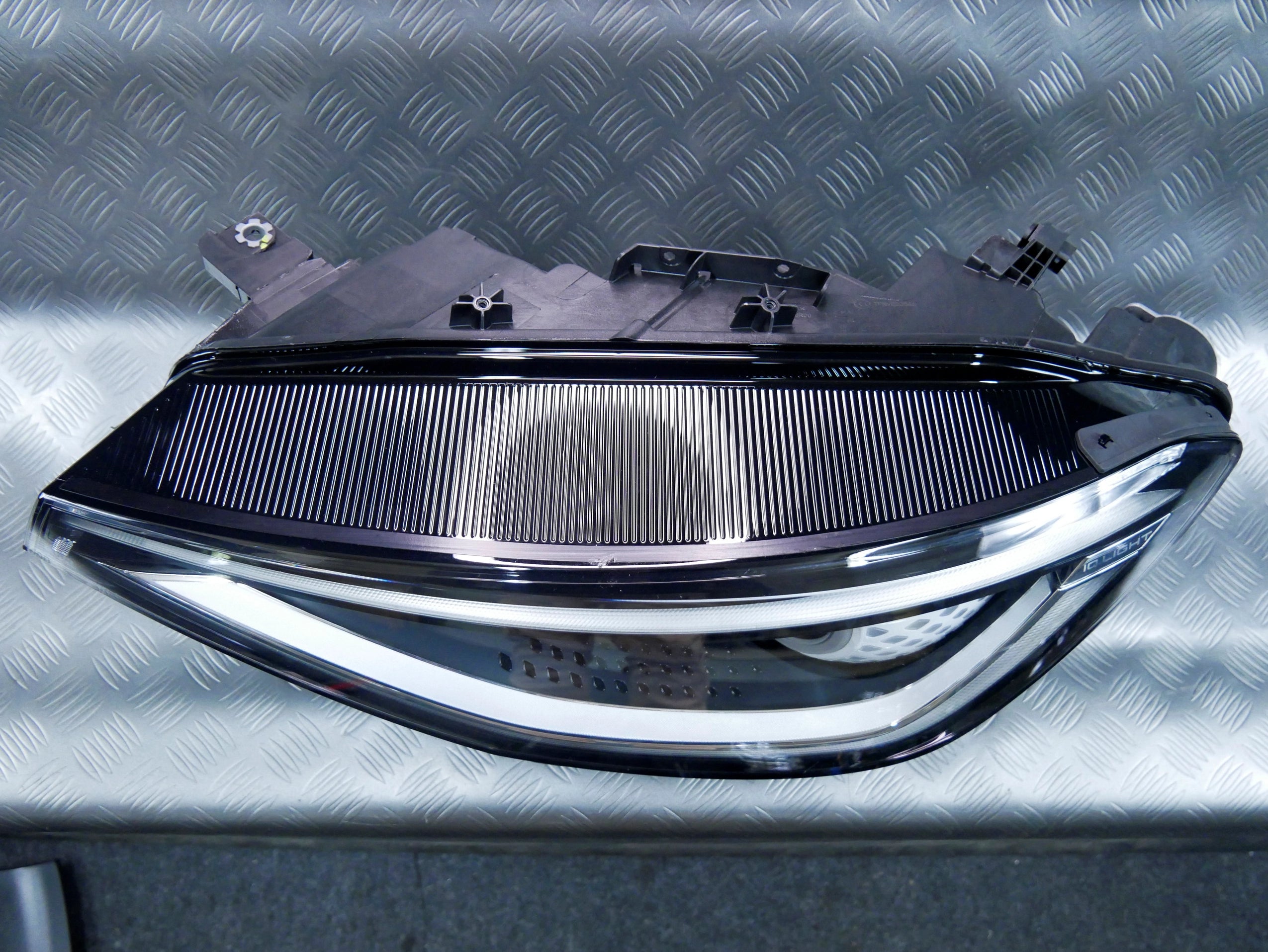 Lampa przód lewa MATRIX NOWA OEM 11B941035M VW ID.4 ID.5 ID4 ID5