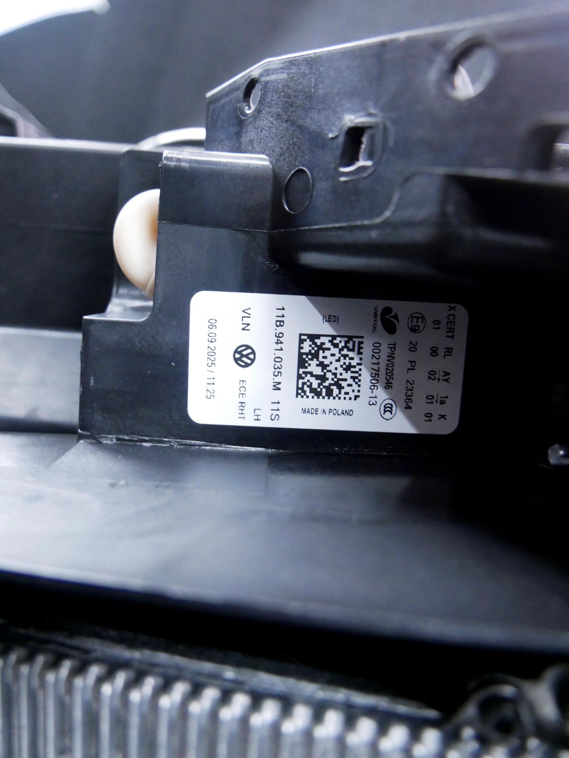 Lampa przód lewa MATRIX NOWA OEM 11B941035M VW ID.4 ID.5 ID4 ID5