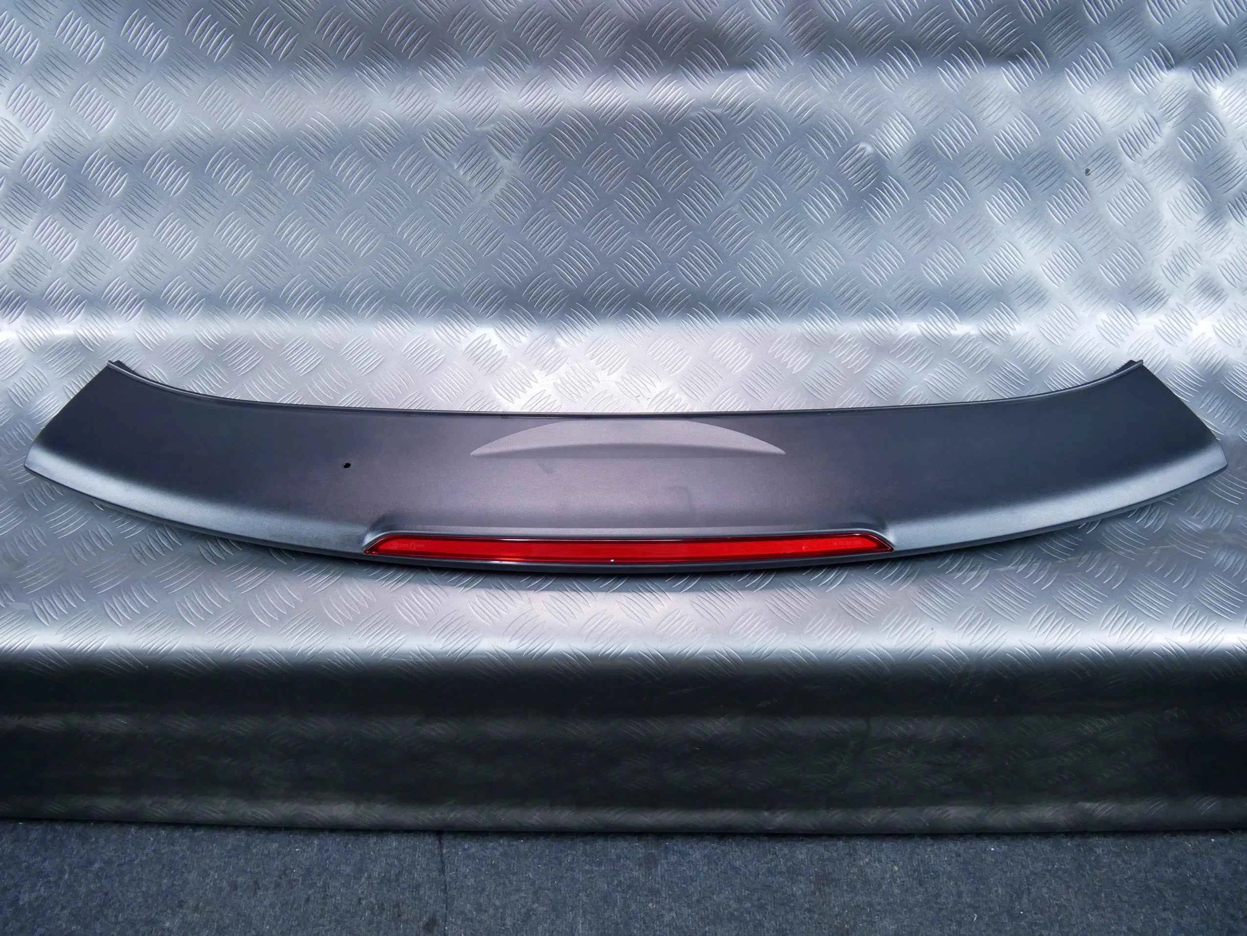 Lotka blenda klapy światło stop 11A827555C VW ID.4 ID.5 ID4 ID5