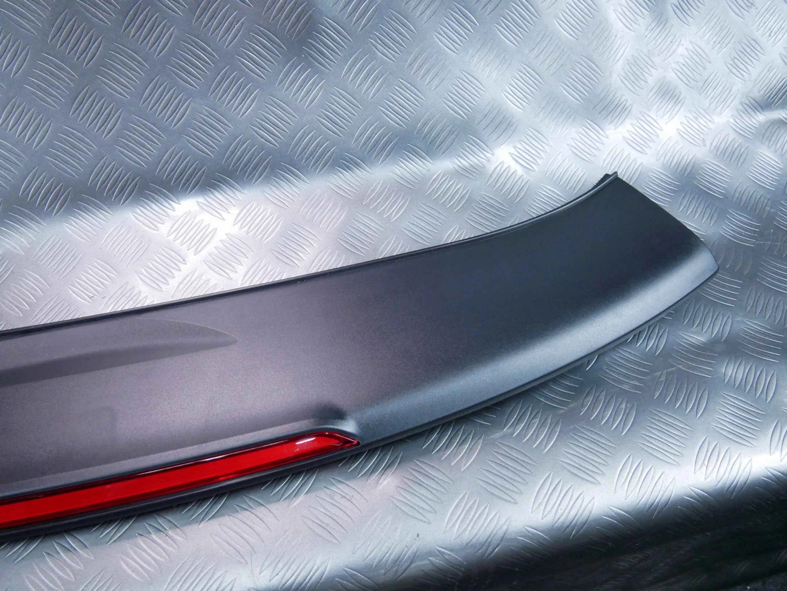 Lotka blenda klapy światło stop 11A827555C VW ID.4 ID.5 ID4 ID5