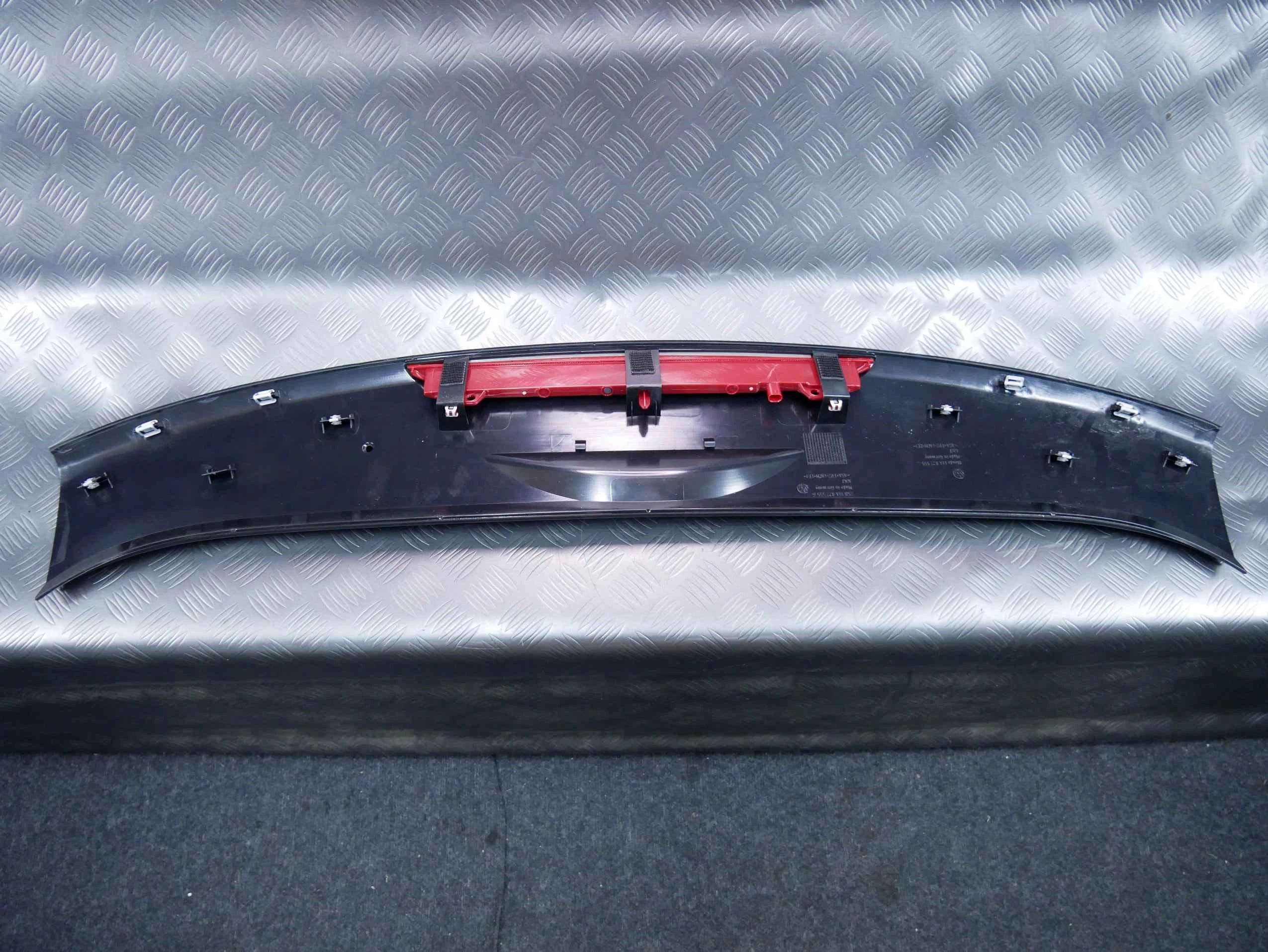 Lotka blenda klapy światło stop 11A827555C VW ID.4 ID.5 ID4 ID5