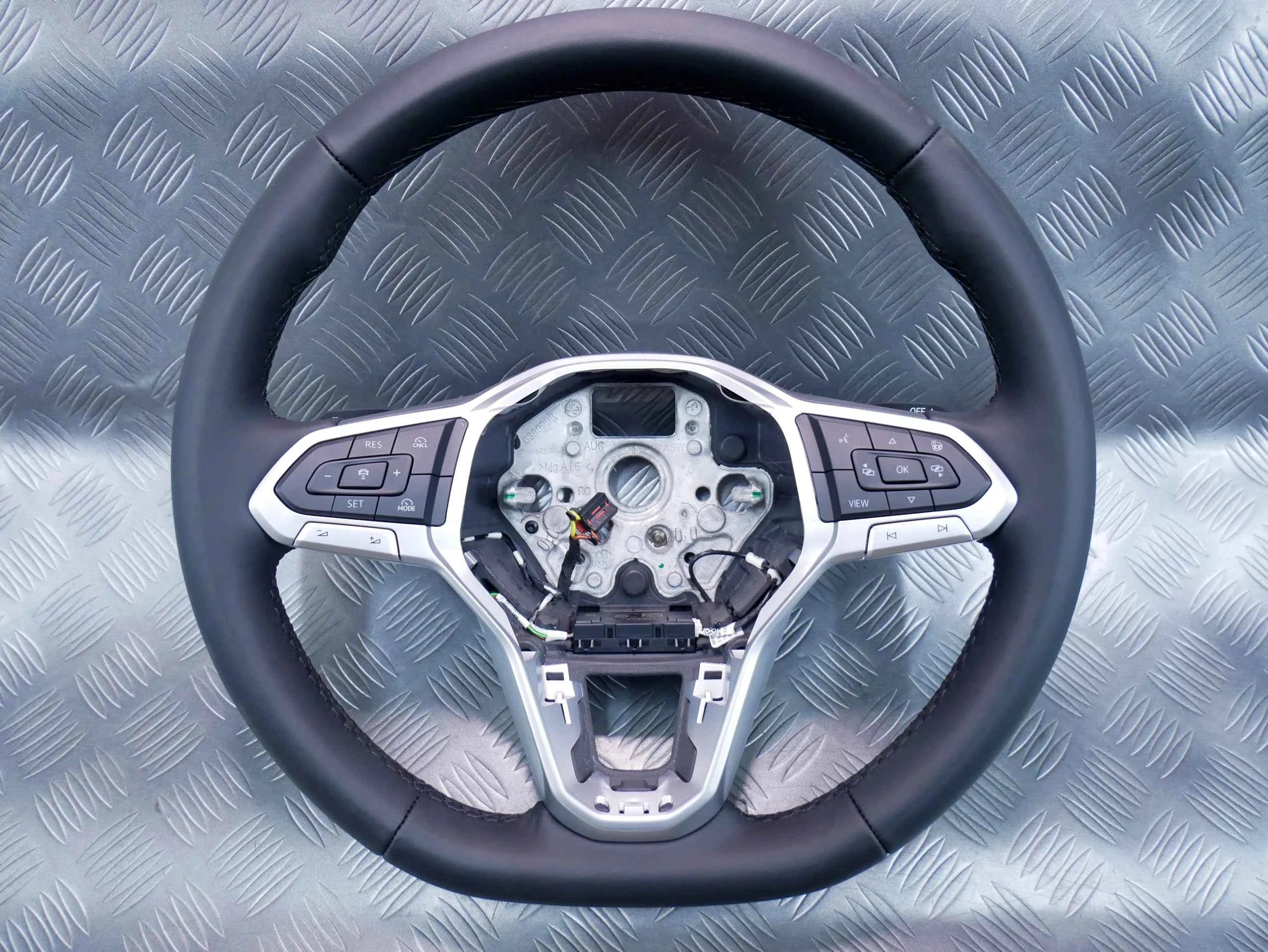 Kierownica skórzana wielofunkcyjna NOWA OEM 7T0419089 VW T7 CRAFTER 7C