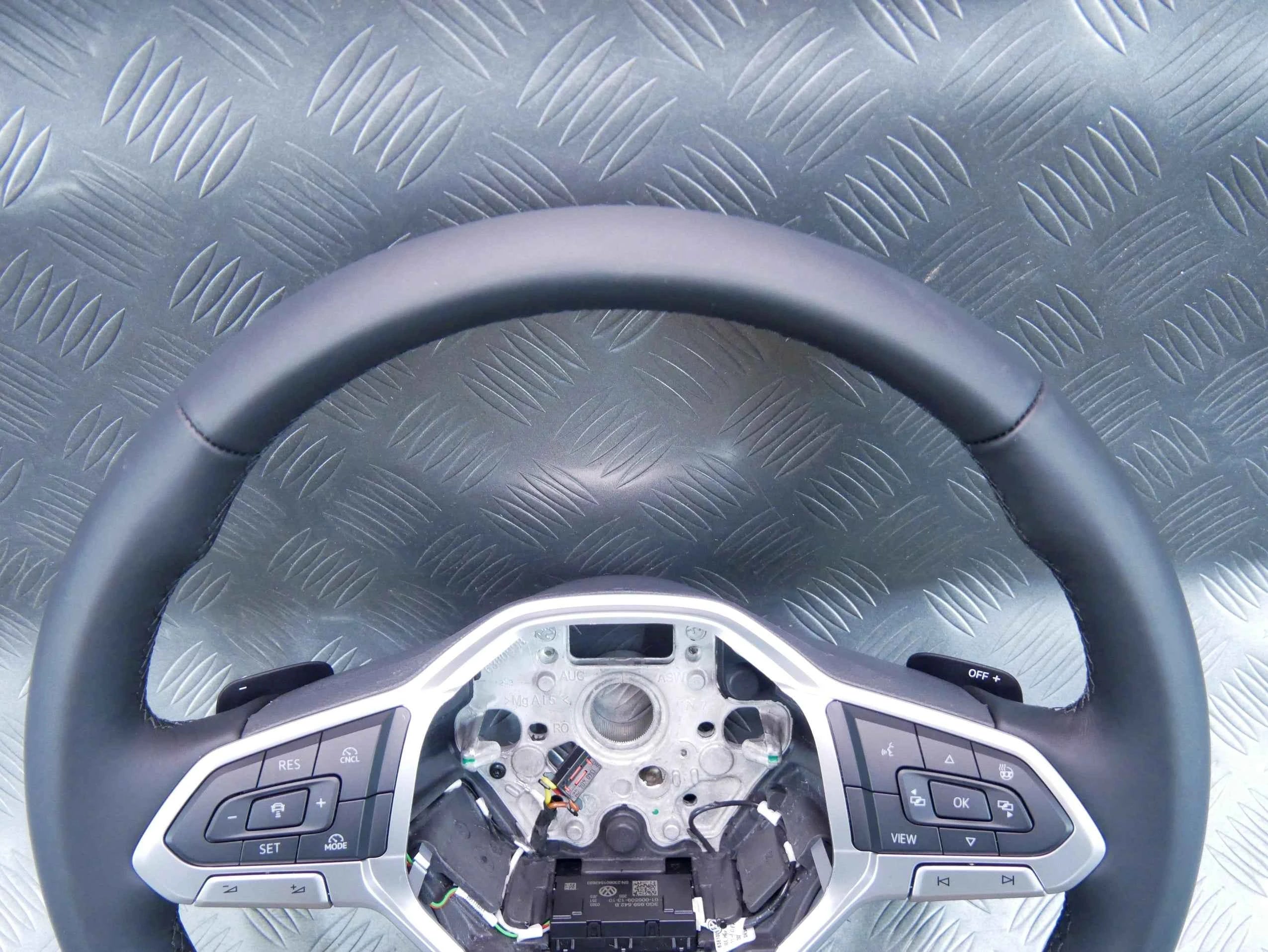 Kierownica skórzana wielofunkcyjna NOWA OEM 7T0419089 VW T7 CRAFTER 7C