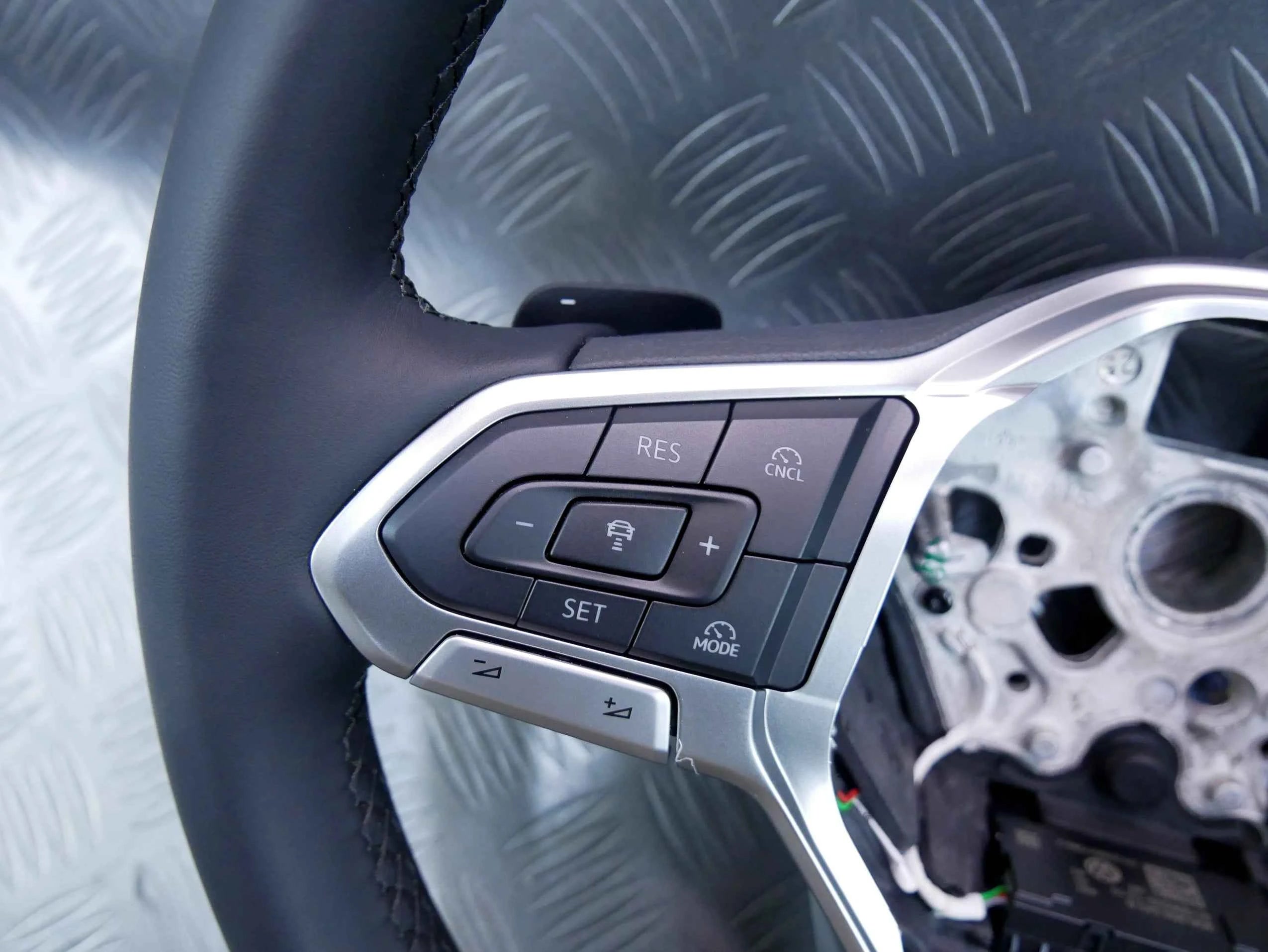 Kierownica skóra multifunkcja NOWA OEM 2K7419089H VW CADDY V