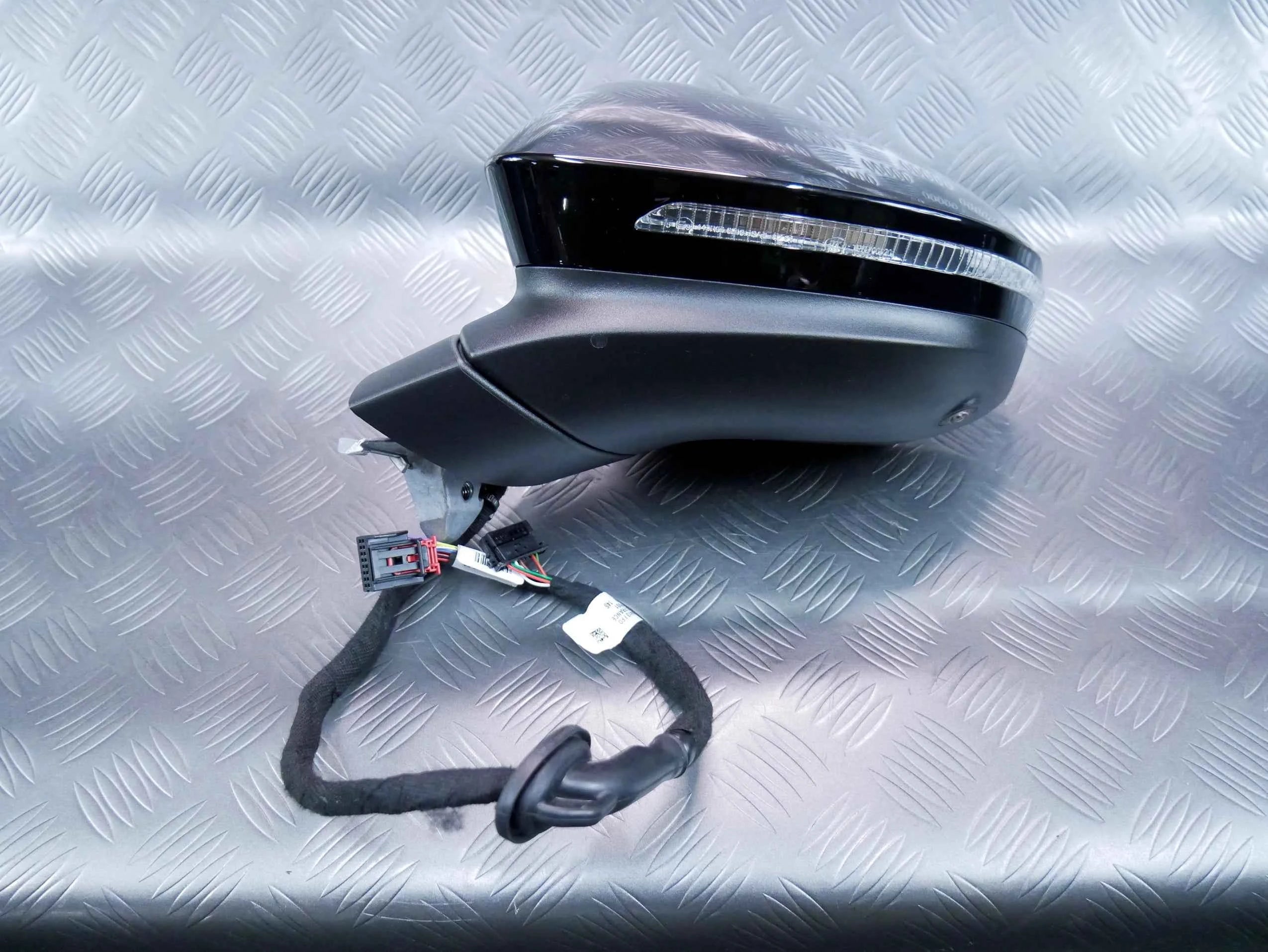 Lusterko lewe kompletne asystent kamera LC9X 14A857501S VW ID.7 ID7