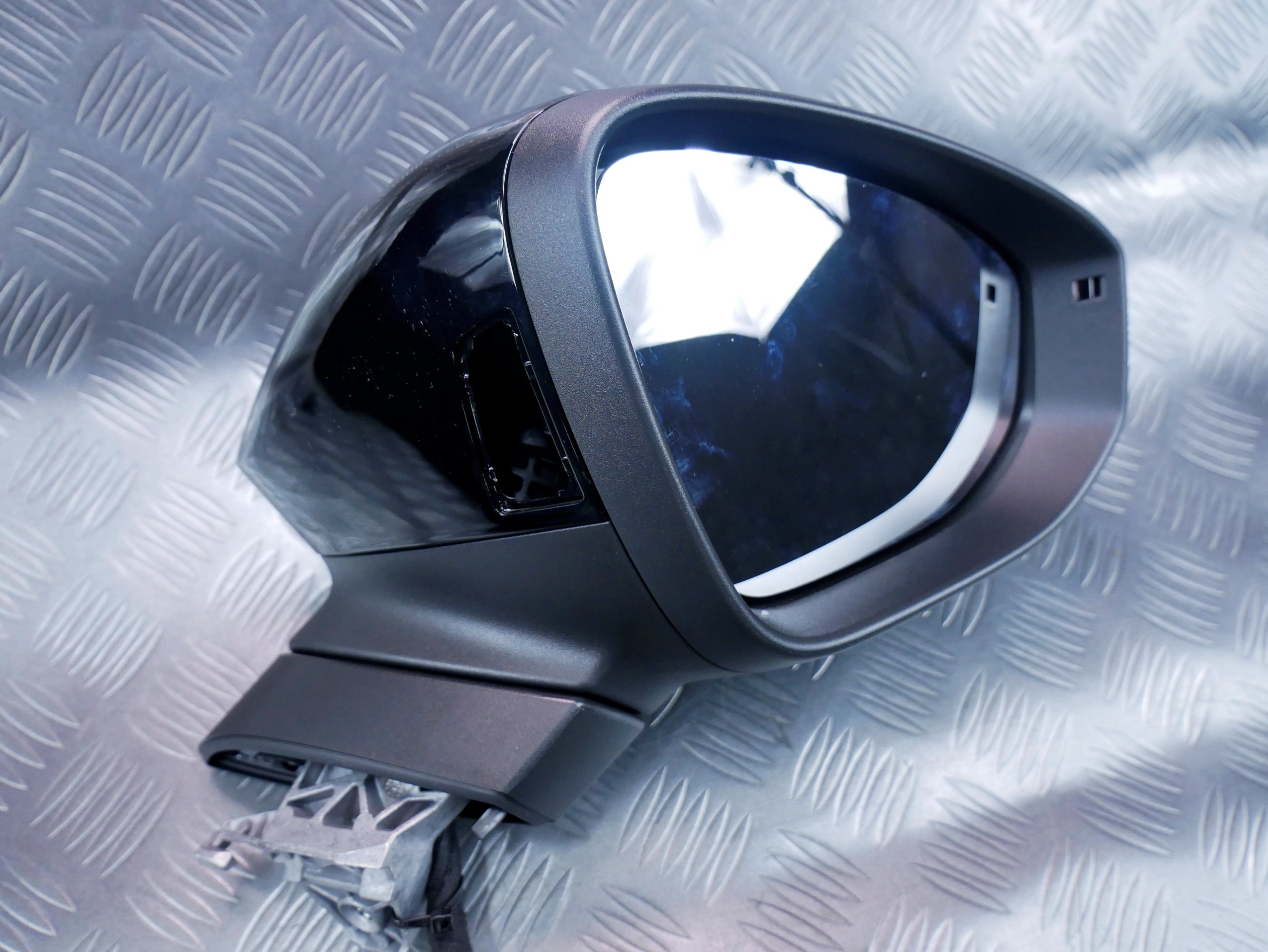 Lusterko prawe kompletne asystent kamera LC9X 13+6 14A857502T VW ID.7 ID7