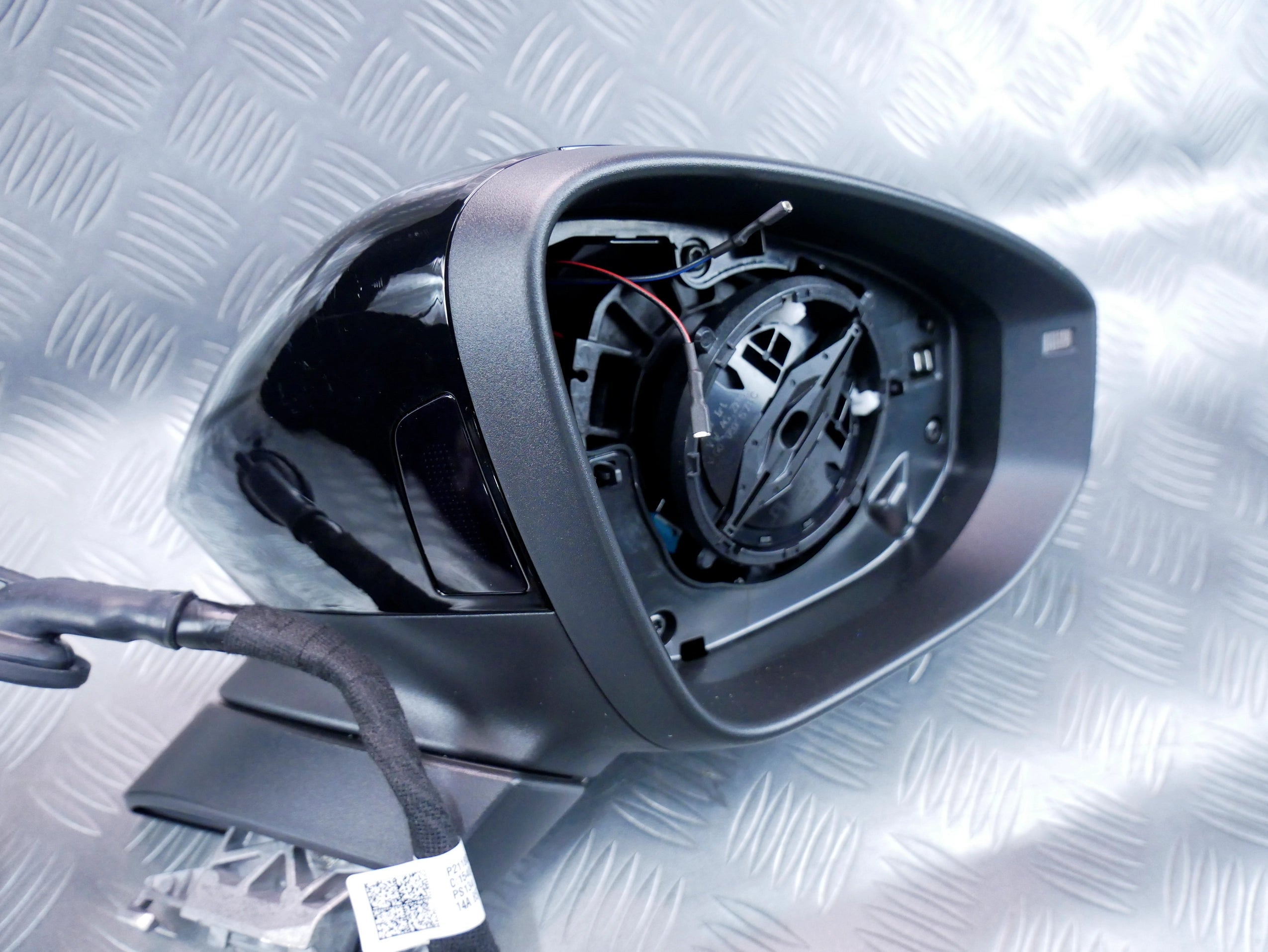 Lusterko prawe kompletne asystent kamera LC9X 13+6 14A857502R VW ID.7 ID7