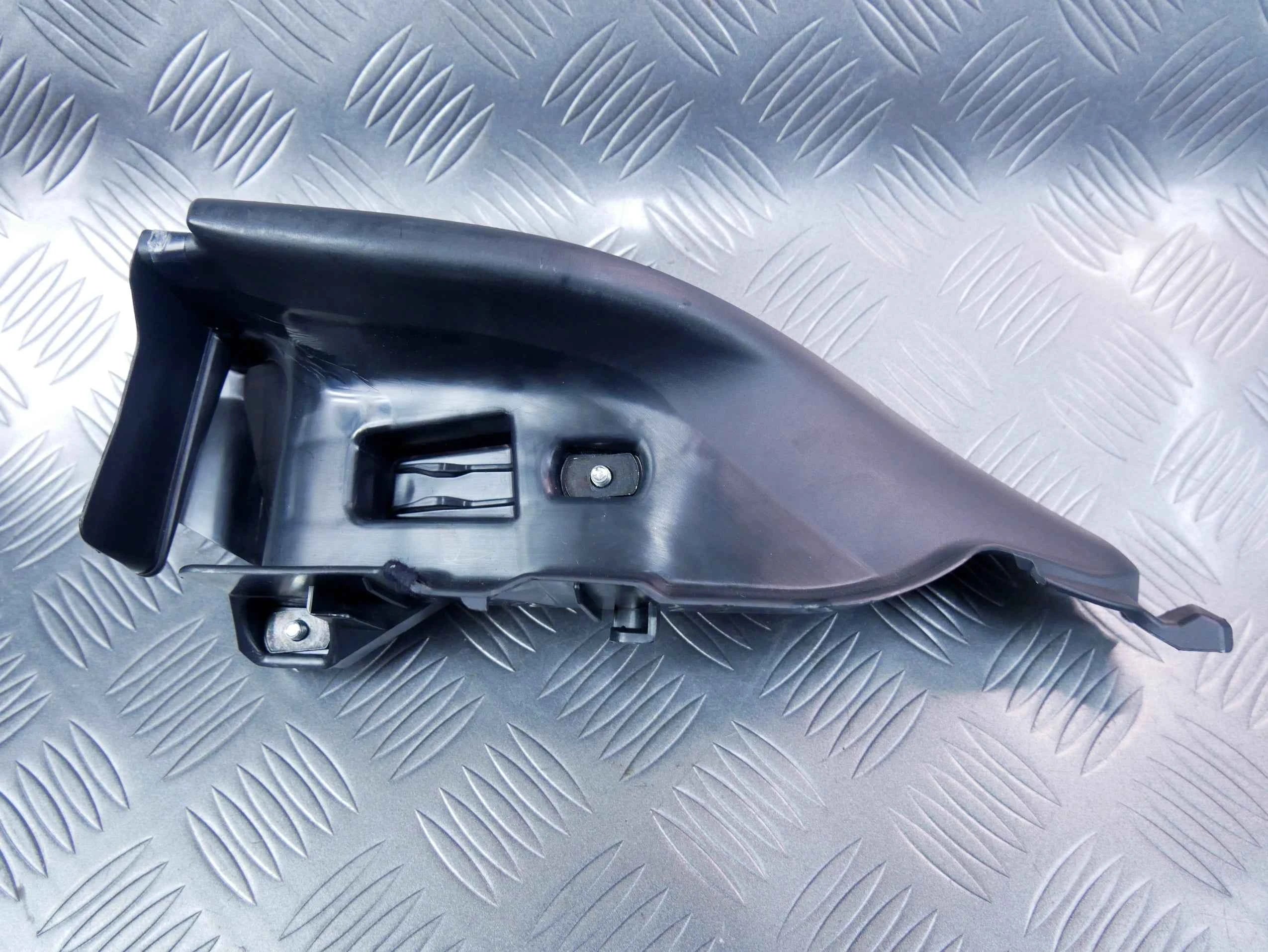 Prowadnica pasa tył prawa 8T0857792 AUDI A5 RS5 8T0