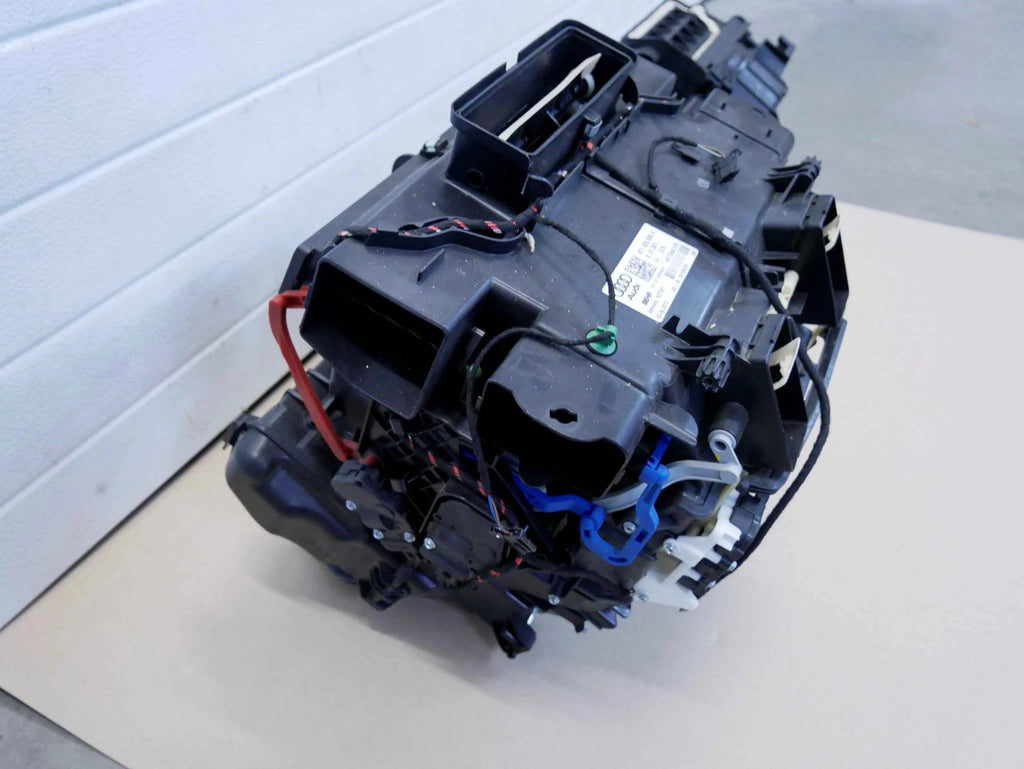 Nagrzewnica kompletna 8T1820005H AUDI A5 LIFT 8T0