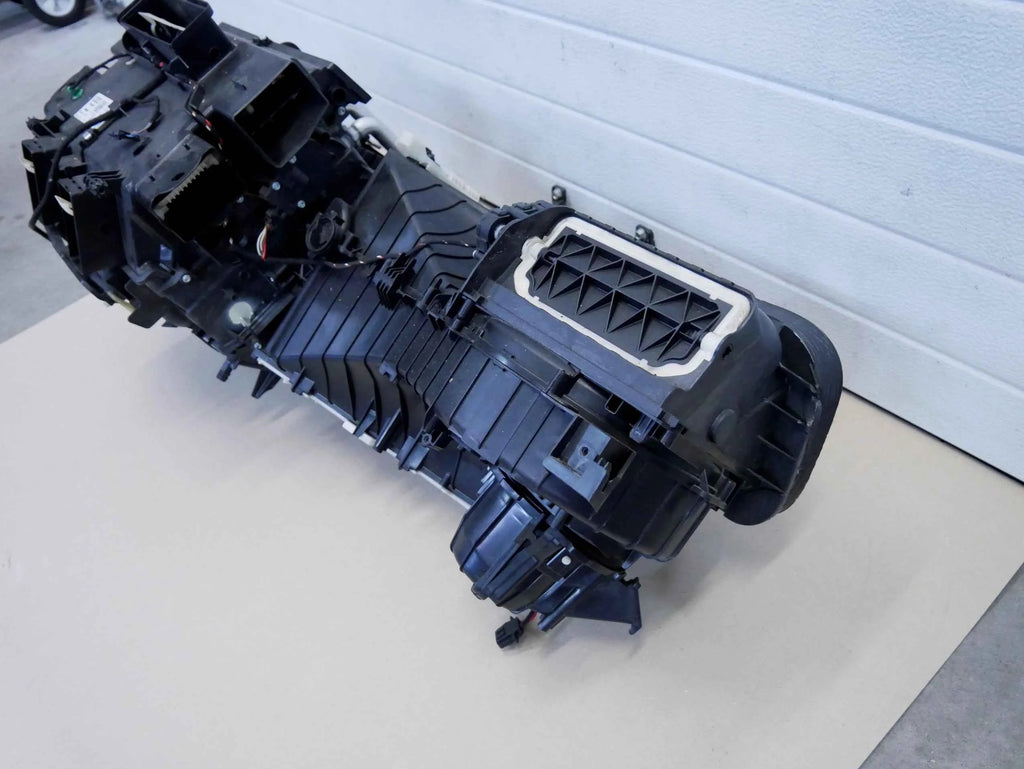 Nagrzewnica kompletna 8T1820005H AUDI A5 LIFT 8T0