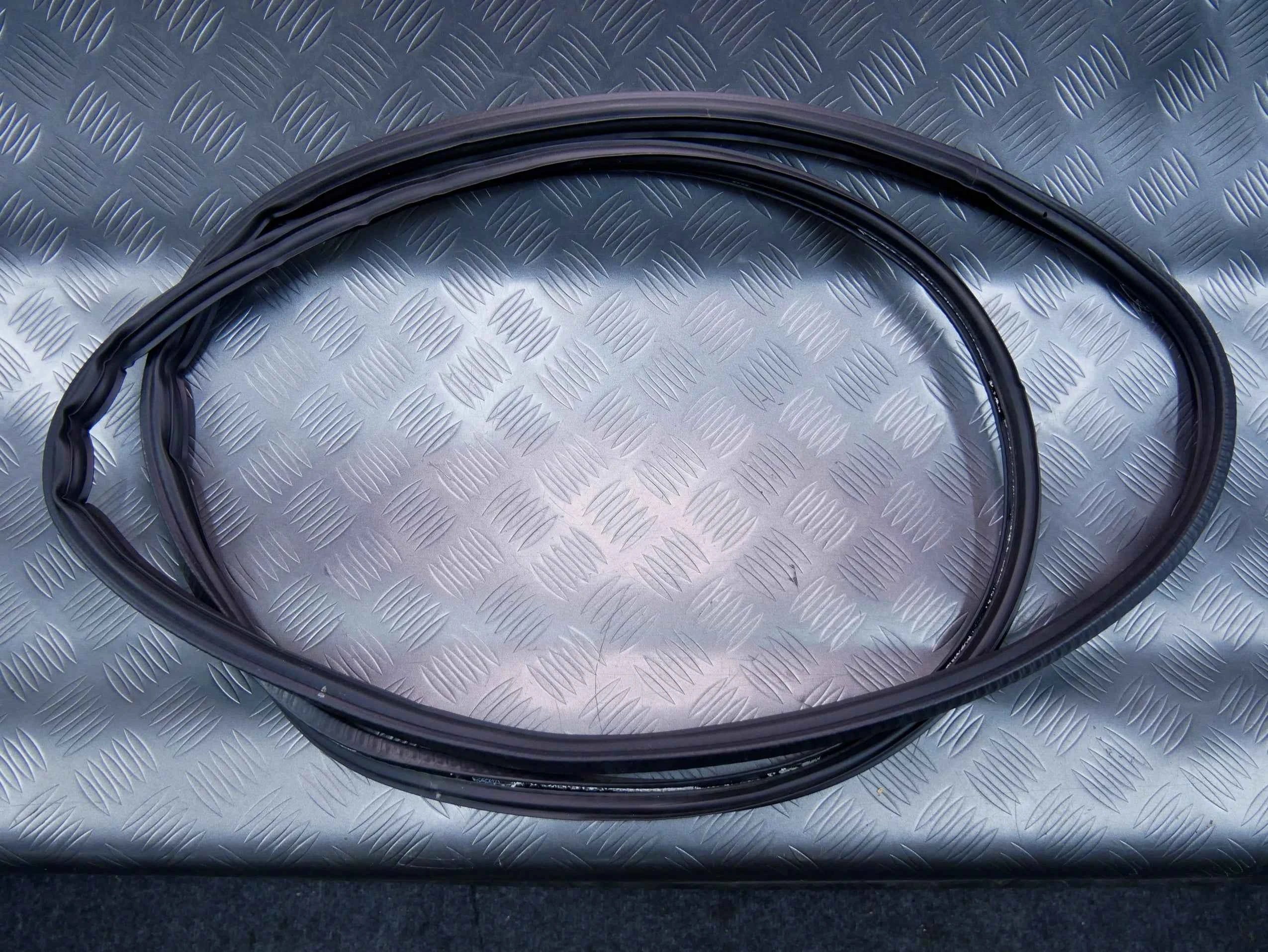 Uszczelka szyberdachu 8T0877209C AUDI A5 LIFT 8T0
