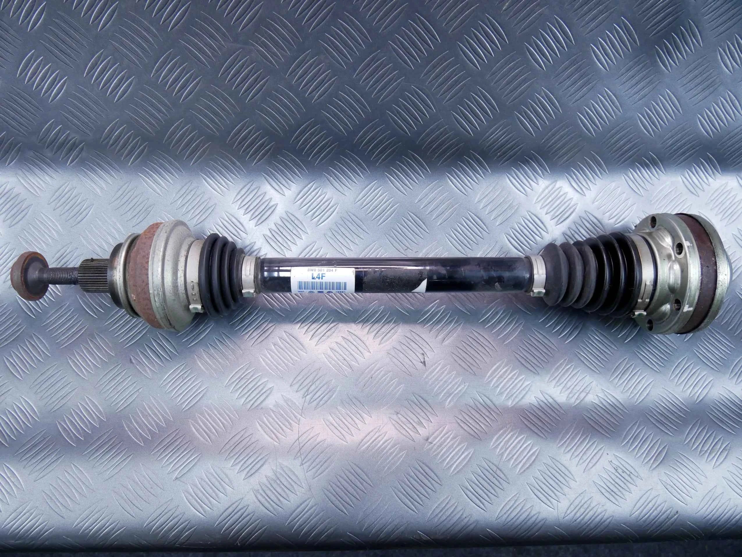 Półoś tył tylna prawa 8W0501204F AUDI RS5 8T0
