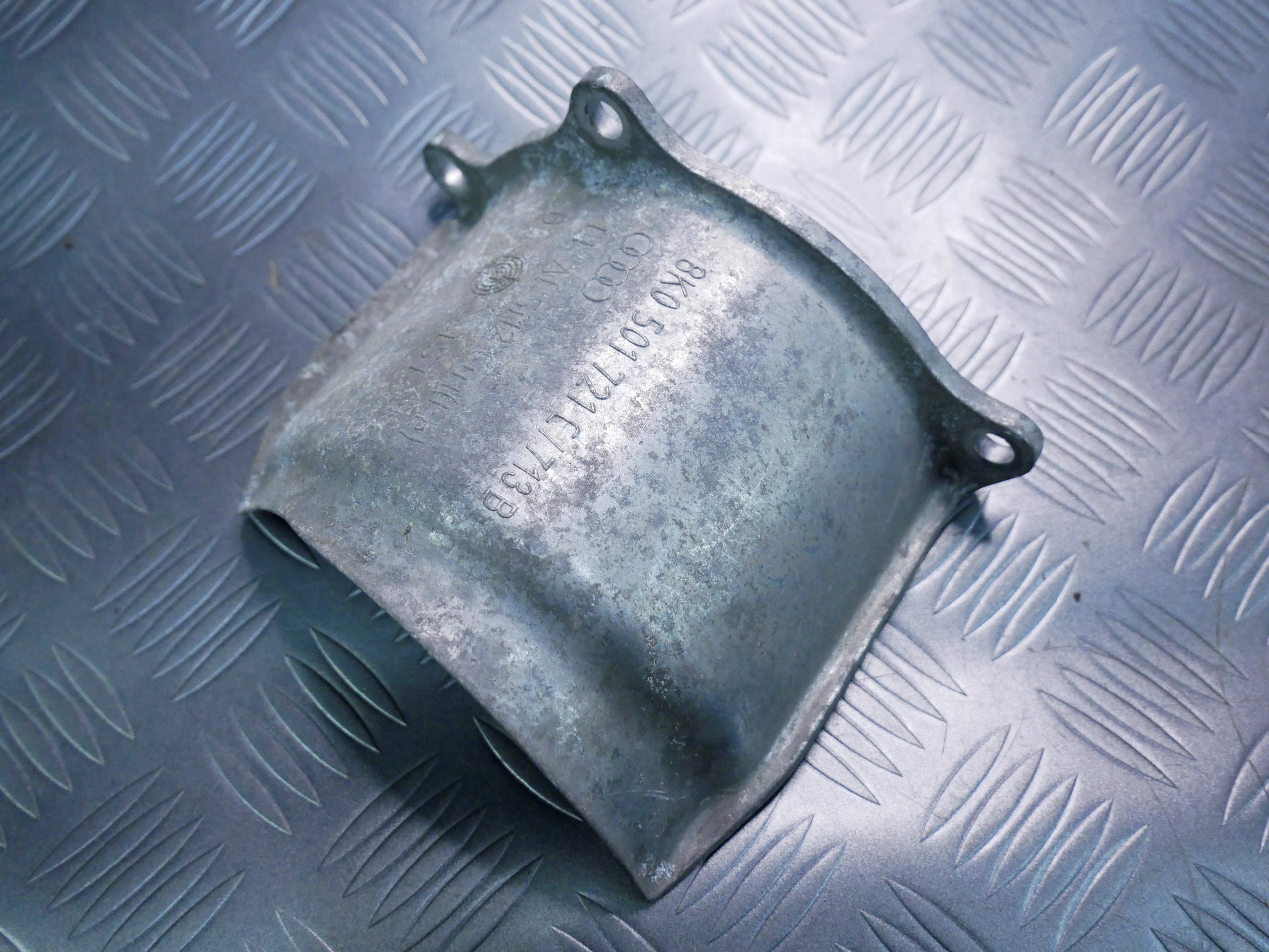 Osłona półosi przegubu 8K0501721C AUDI A5 S5 LIFT 8T0