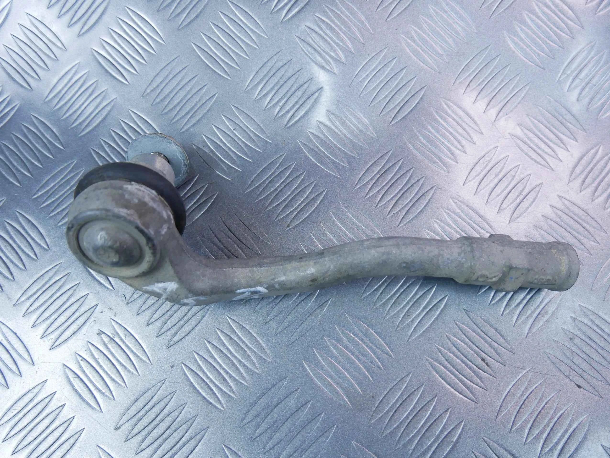 Drążek kierowniczy prawy 4G0423812A AUDI A5 S5 8T0