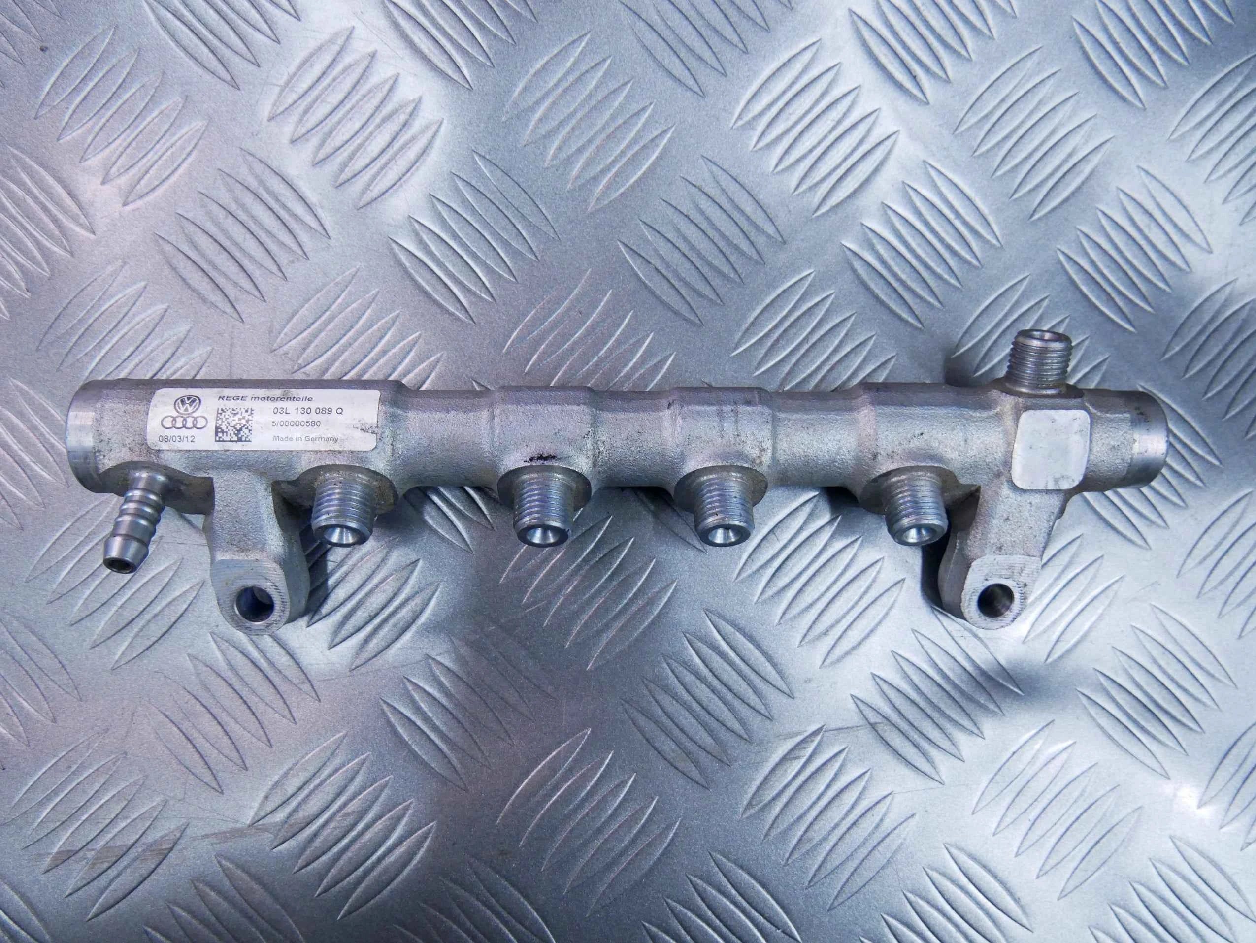 Listwa wtryskowa 03L130089Q AUDI A5 8T0 2.0 TDI