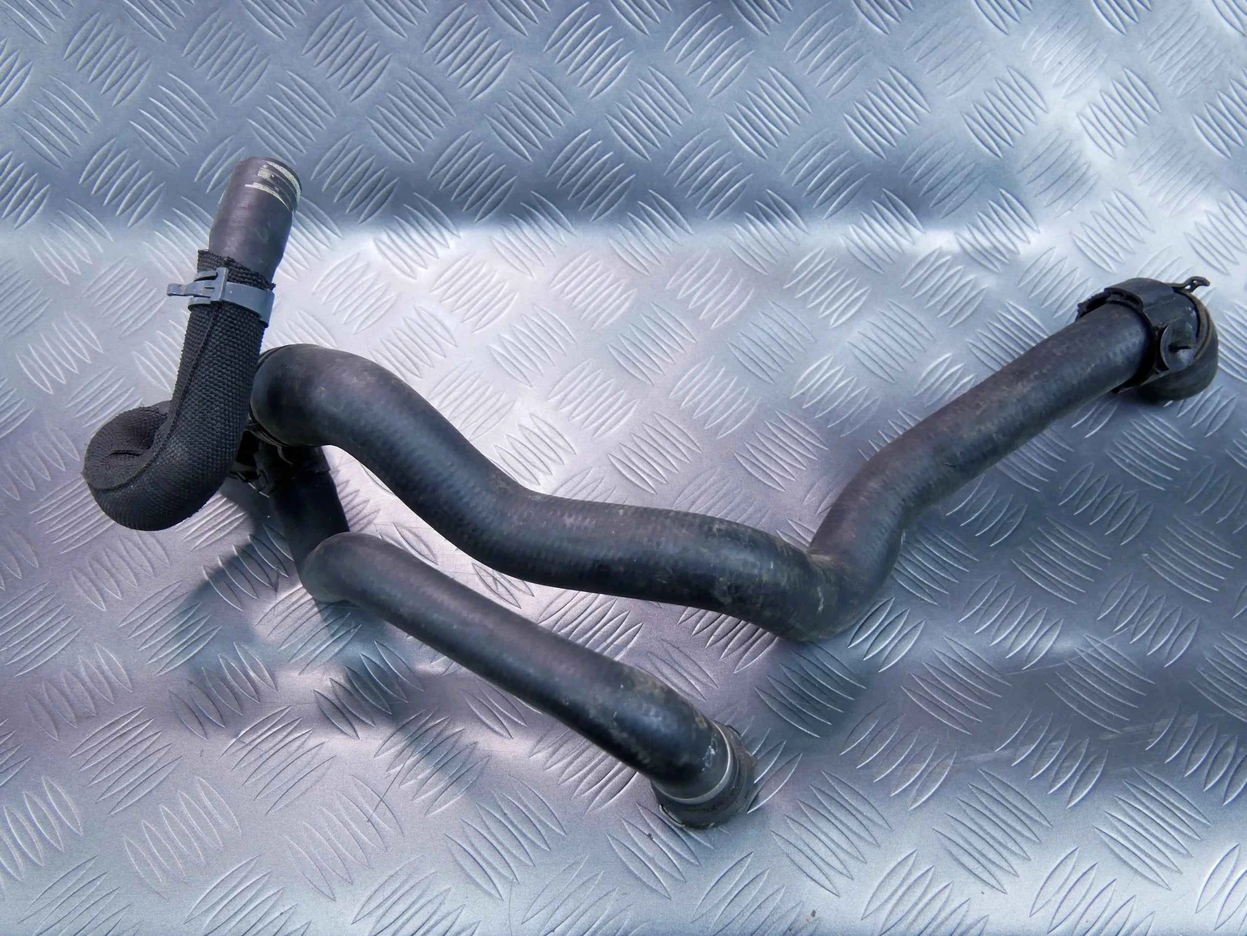Rura wąż wody 8K0121049AF AUDI A5 8T 2.0 TDI