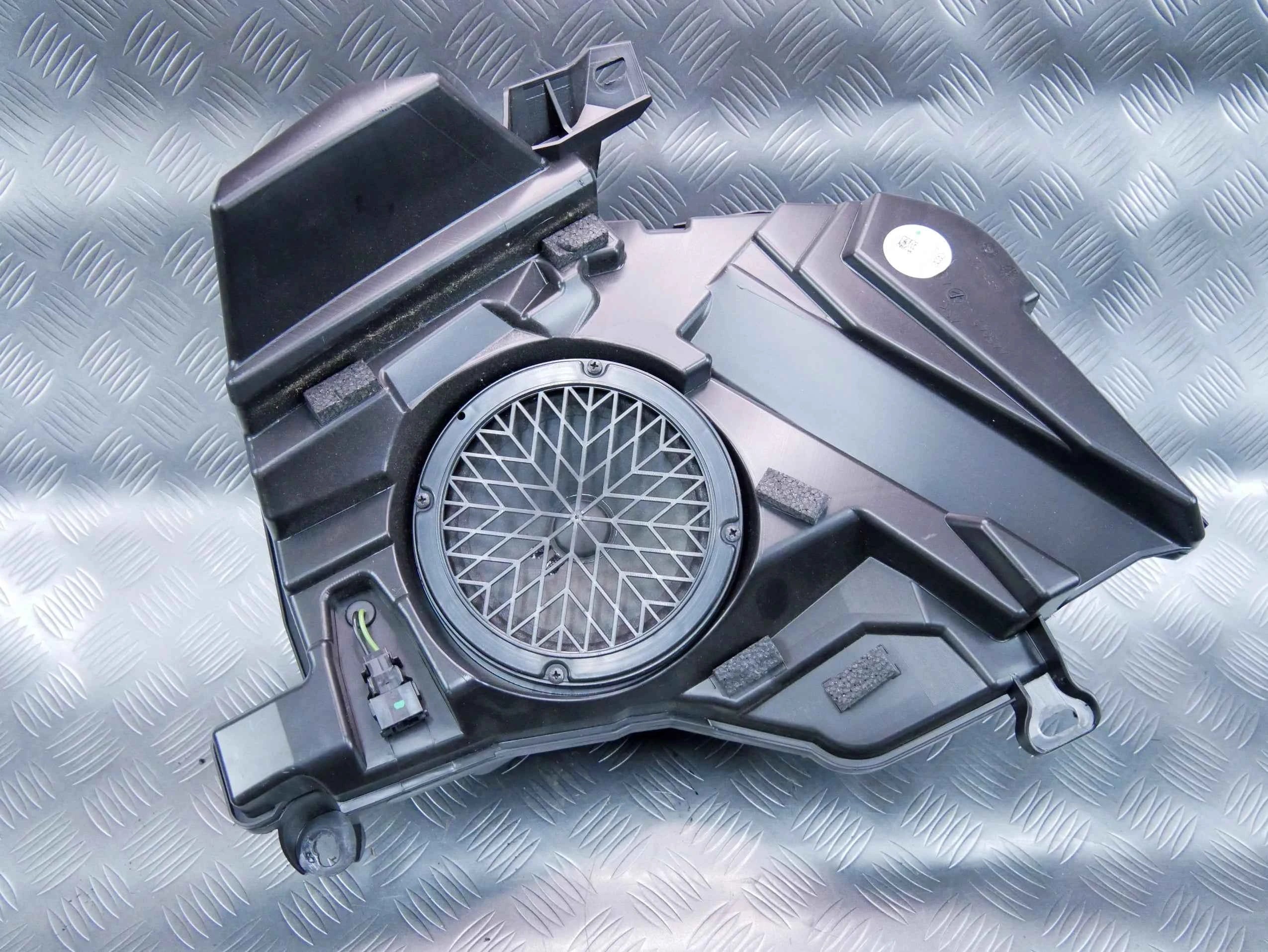 Głośnik SUBWOOFER 8F0035382 AUDI A5 CABRIO 8F0