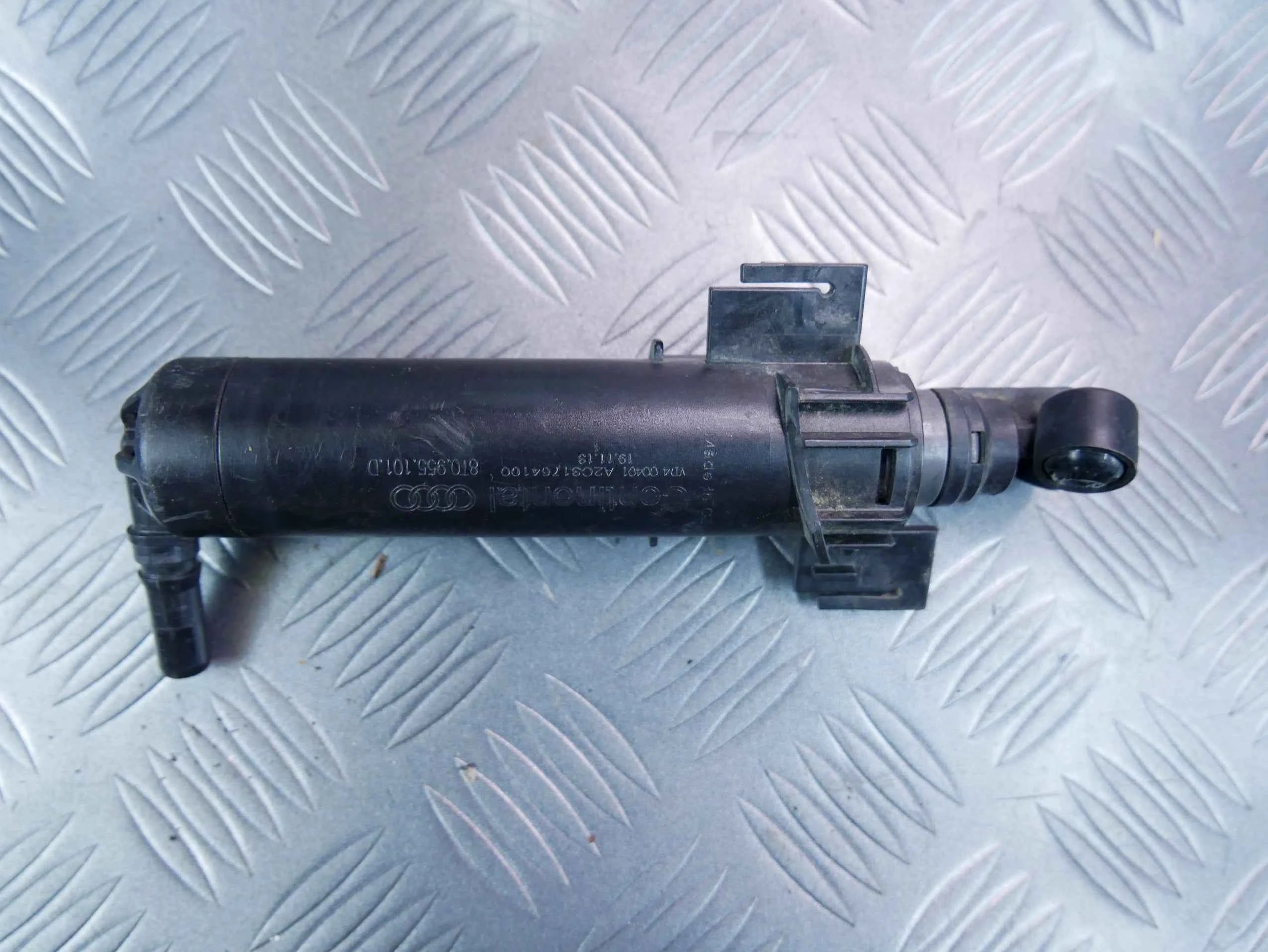 Dysza spryskiwacz lampy przód lewy 8T0955101D AUDI A5 S5 8T0