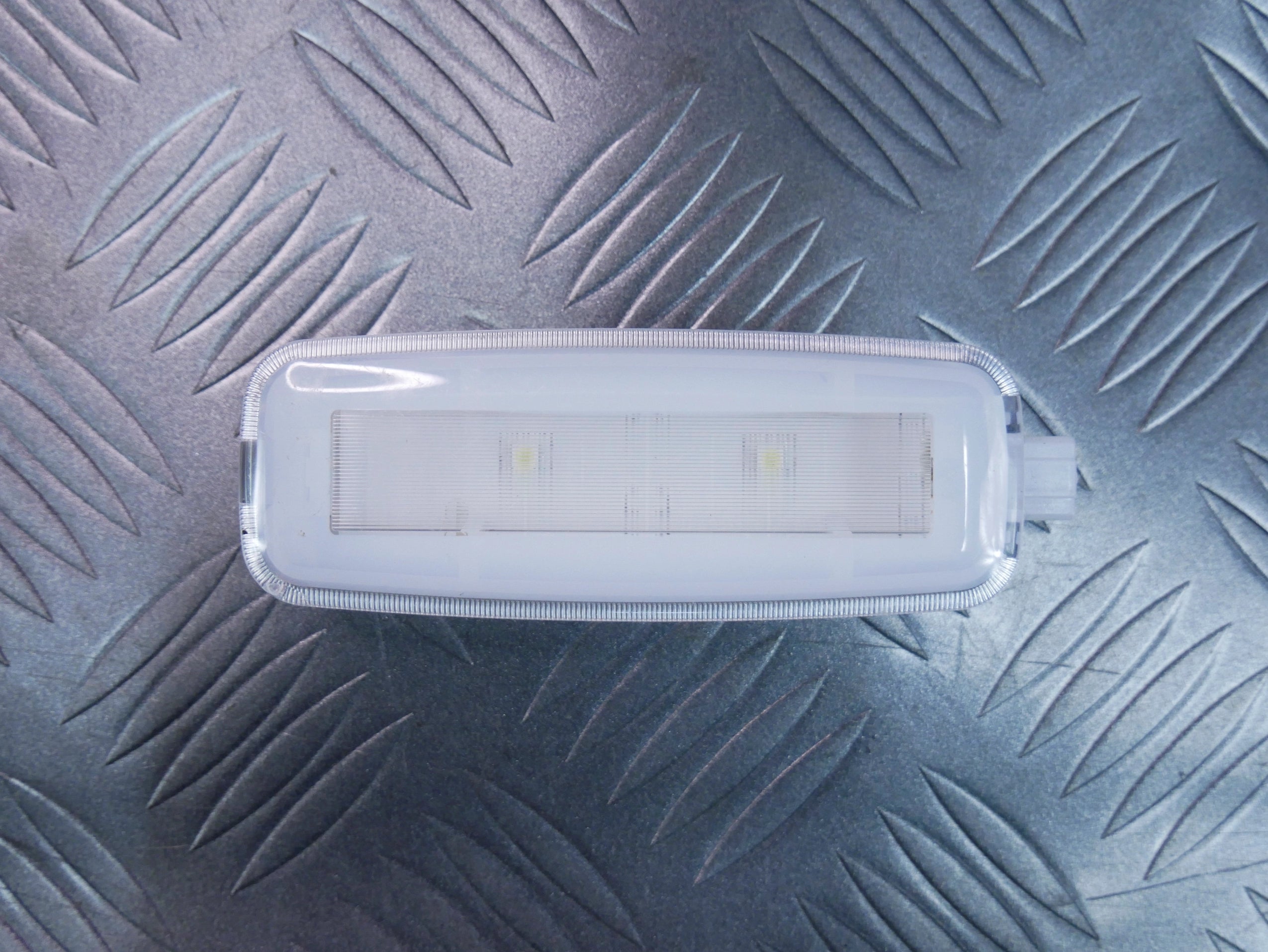 Lampka podsufitki LED 4H0947105C AUDI A5 S5 8T0