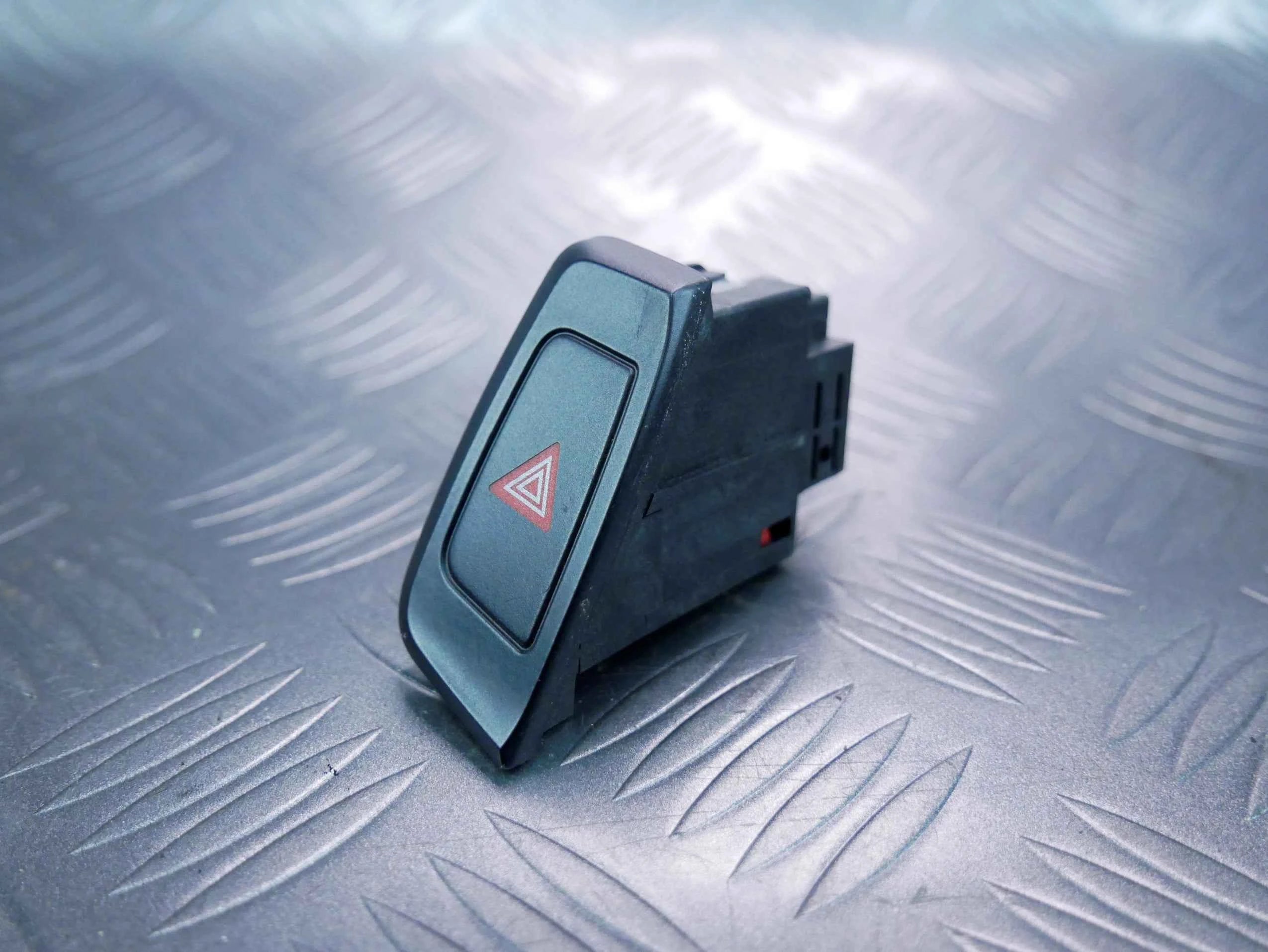 Przycisk włącznik awaryjnych 8K1941509 AUDI A5 8T0