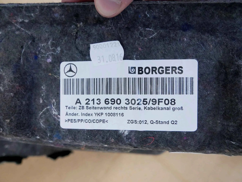 Tapicerka boczek bagażnika prawy A2136903025 Mercedes E-klasa W213 SEDAN