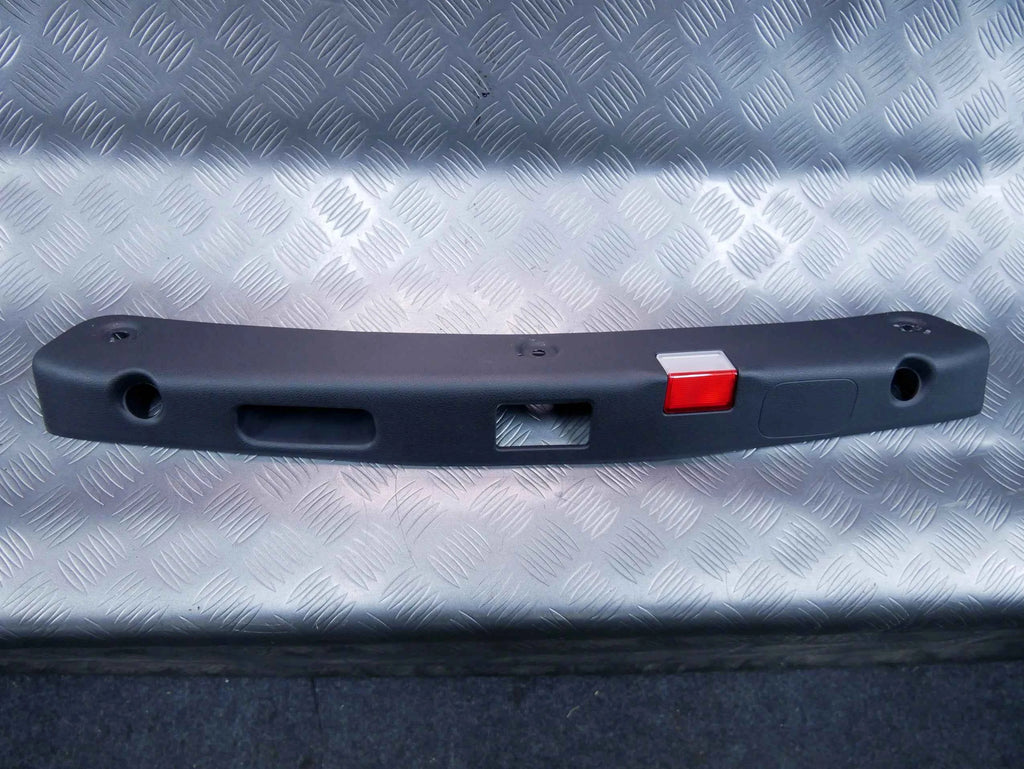 Listwa osłona klapy bagażnika A2137500100 Mercedes E-klasa W213