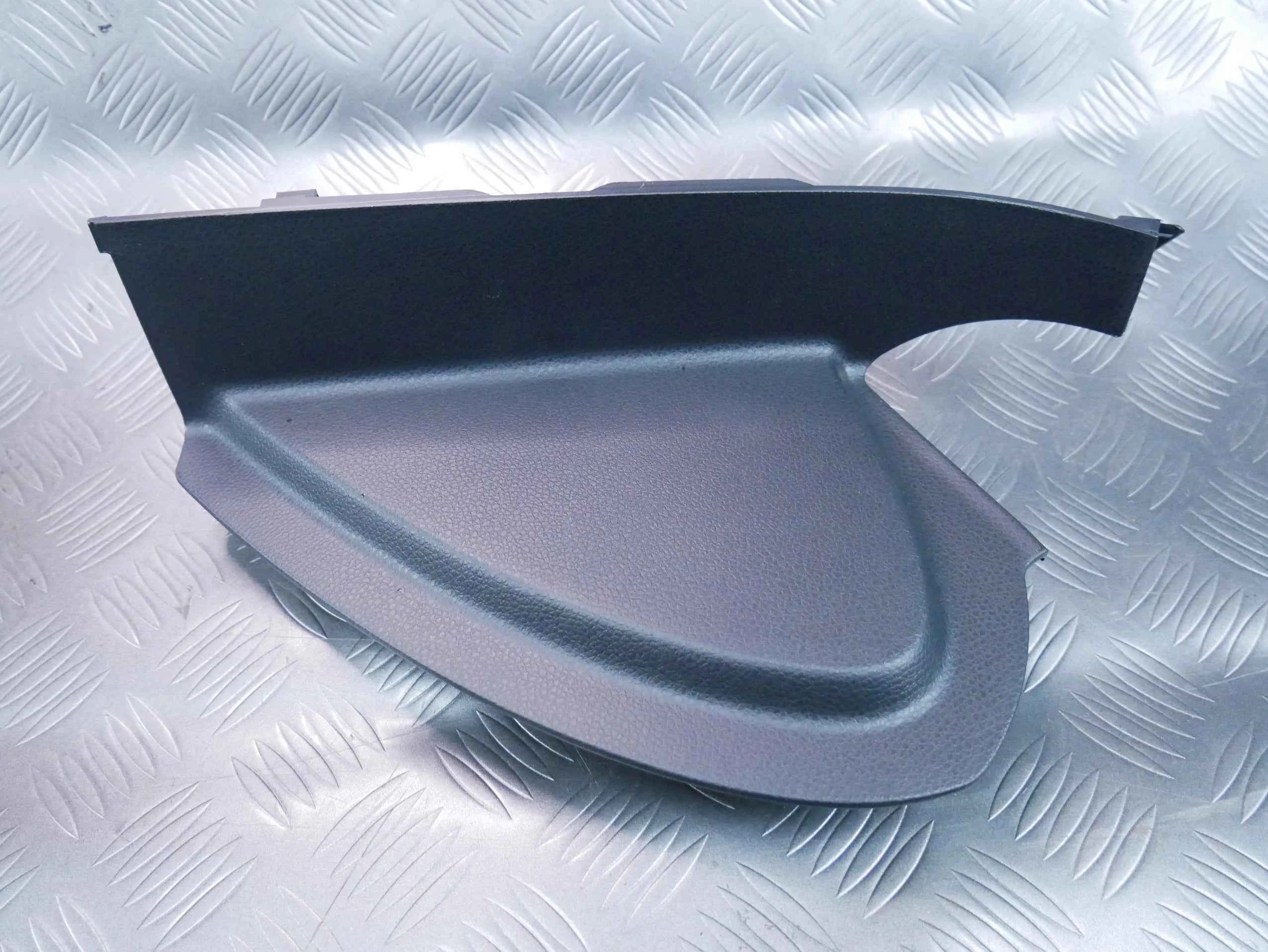 Osłona zaślepka boku konsoli lewa A2136800507 Mercedes E-klasa W213