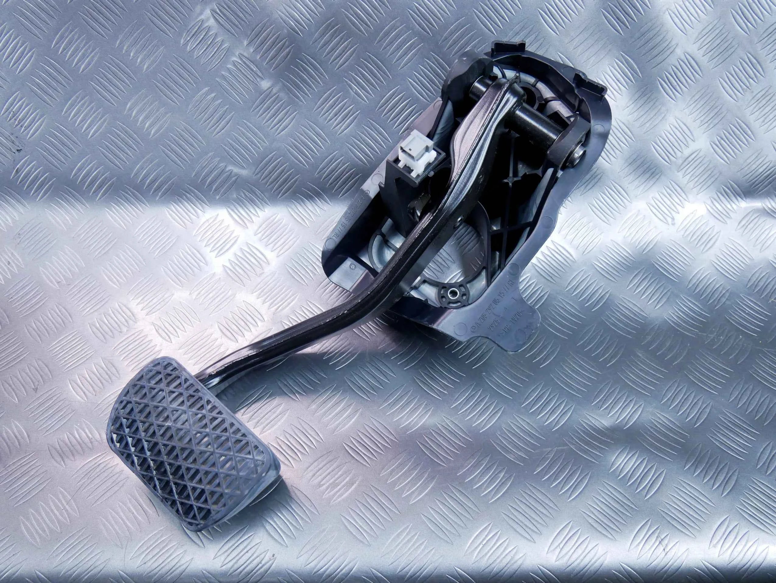 Pedał hamulca A2052920515 Mercedes E-klasa W213