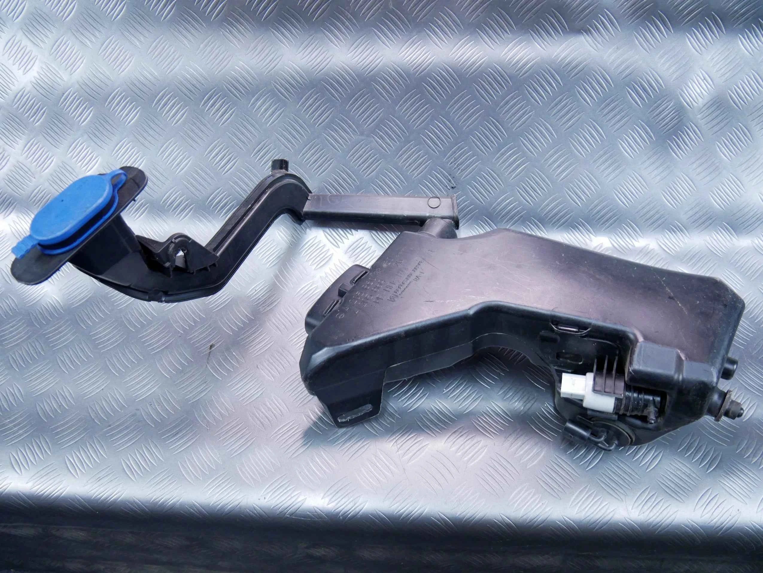 Zbiornik spryskiwaczy A2058600860 Mercedes E-klasa W213