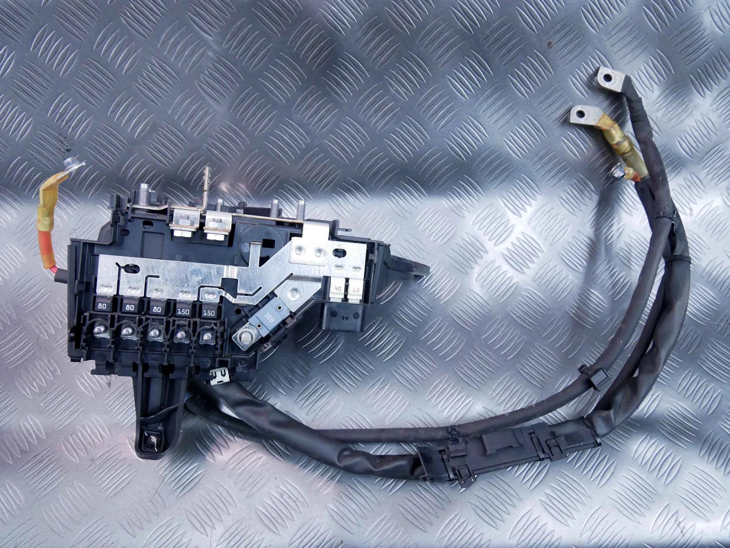 Wiązka klema akumulatora A2135406900 Mercedes E-klasa W213