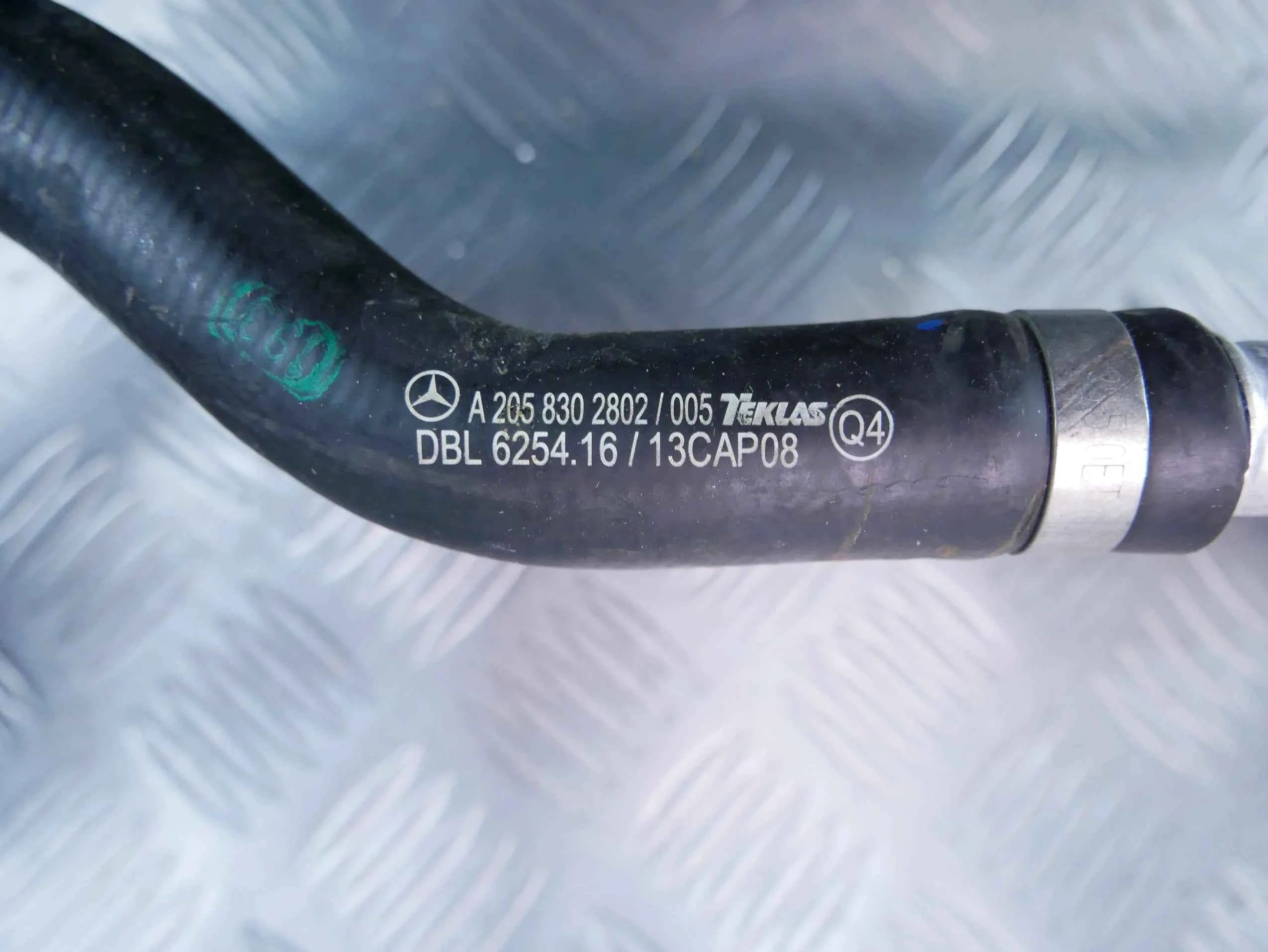 Rura wąż wody A2058302802 Mercedes E220D W213