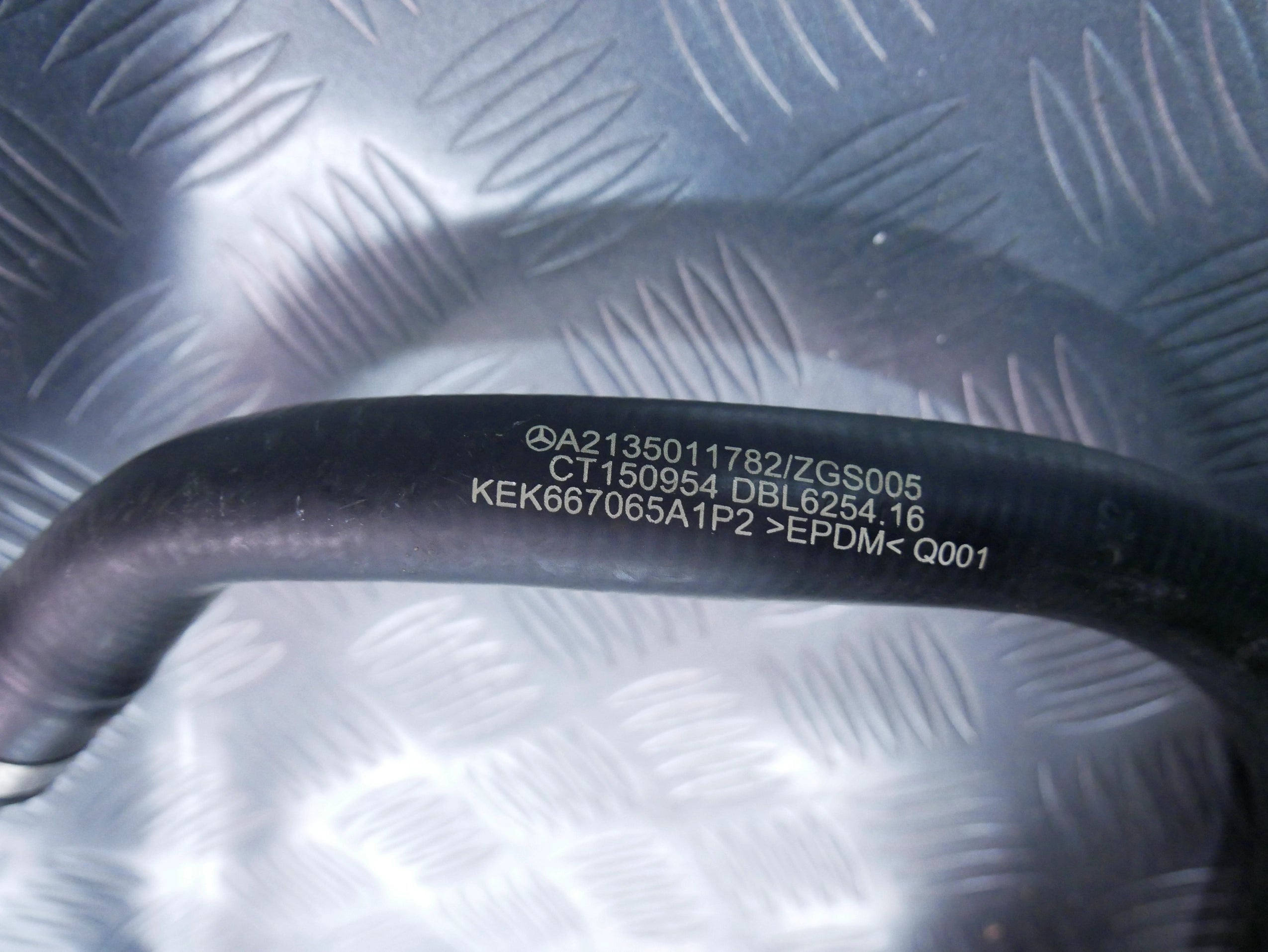 Rura wąż wody A2135011782 Mercedes E220D W213