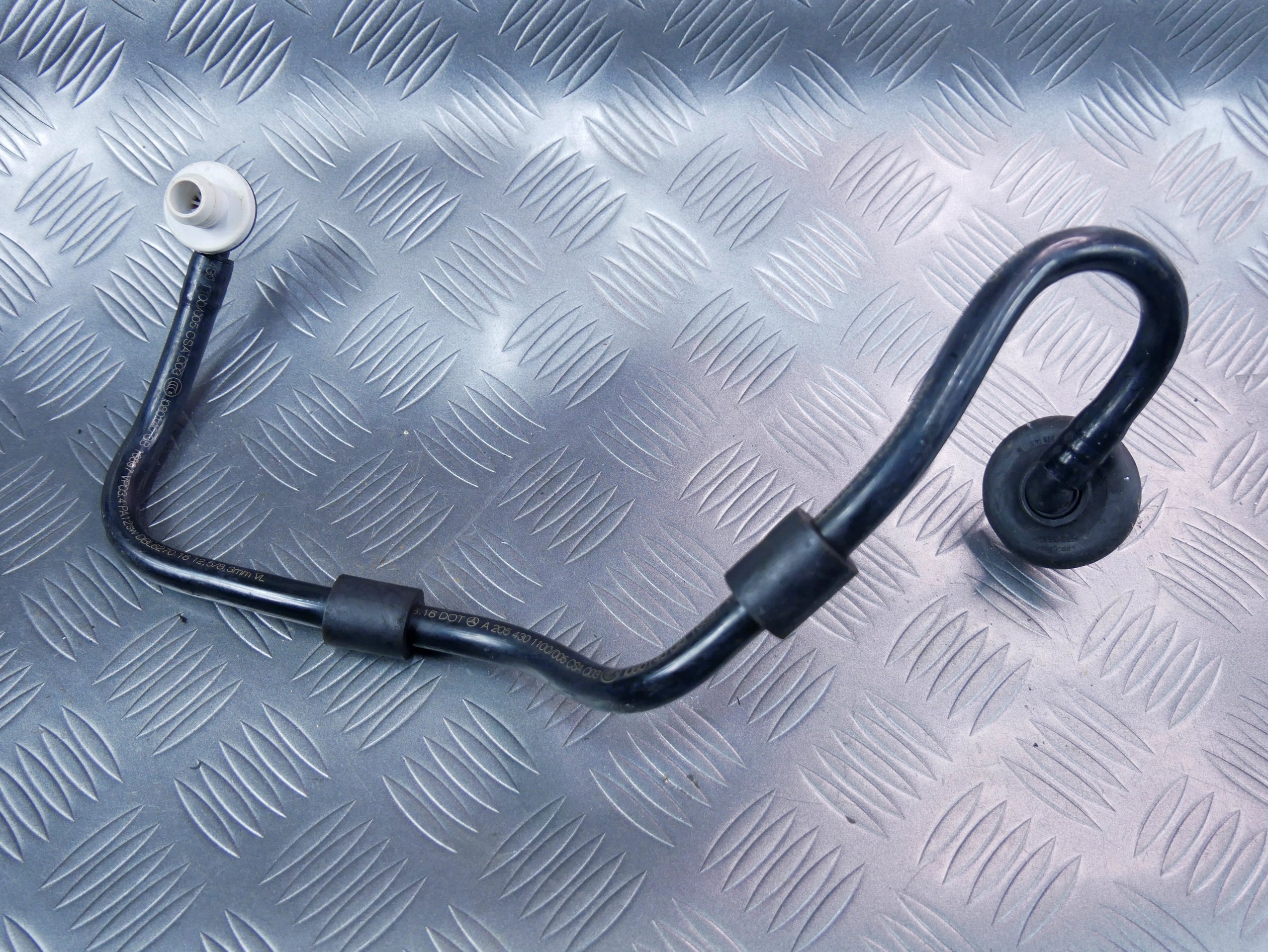 Rurka przewód serwa A2054301100 Mercedes E220D W213