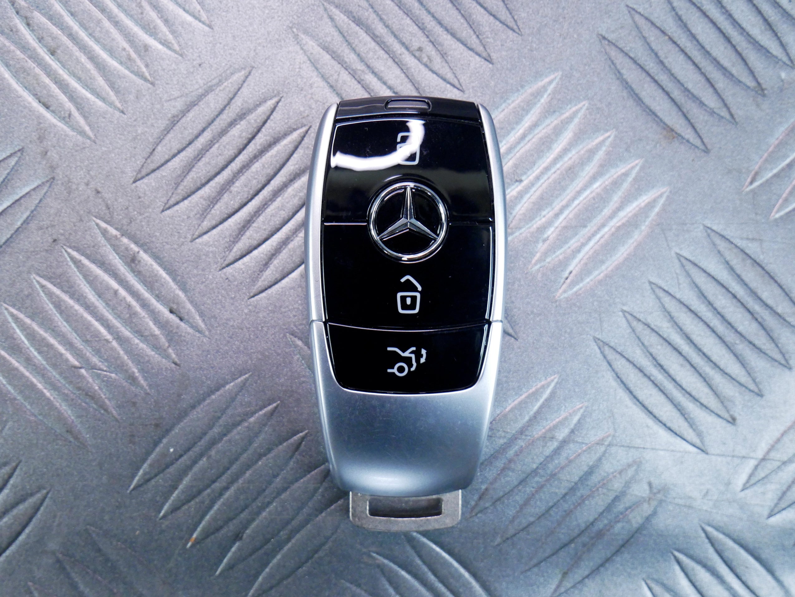 Kluczyk pilot karta Mercedes E220D W213