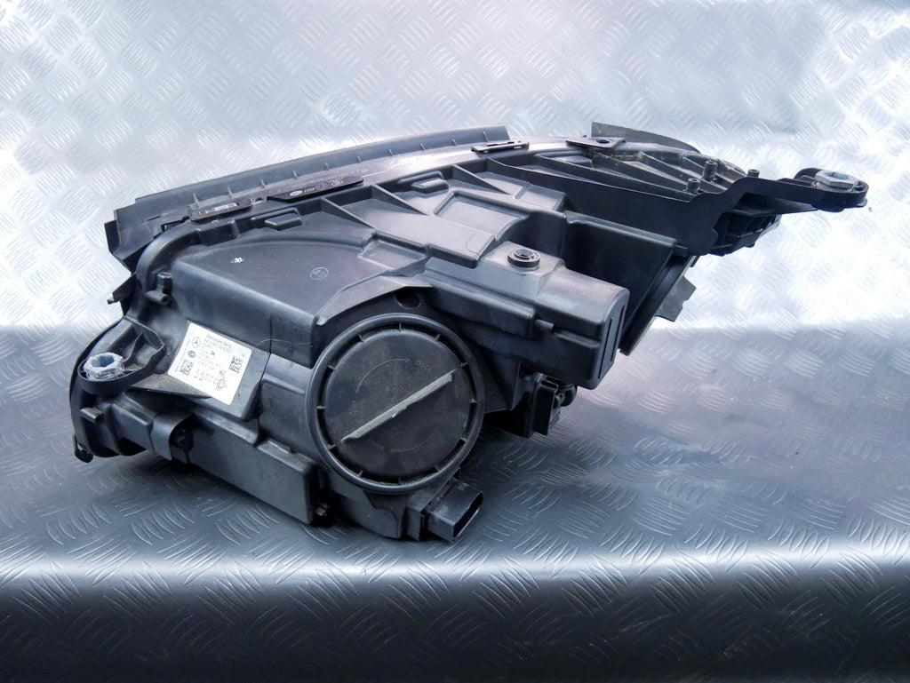 Lampa przód prawa zwykła A2138202261 Mercedes E220D W213
