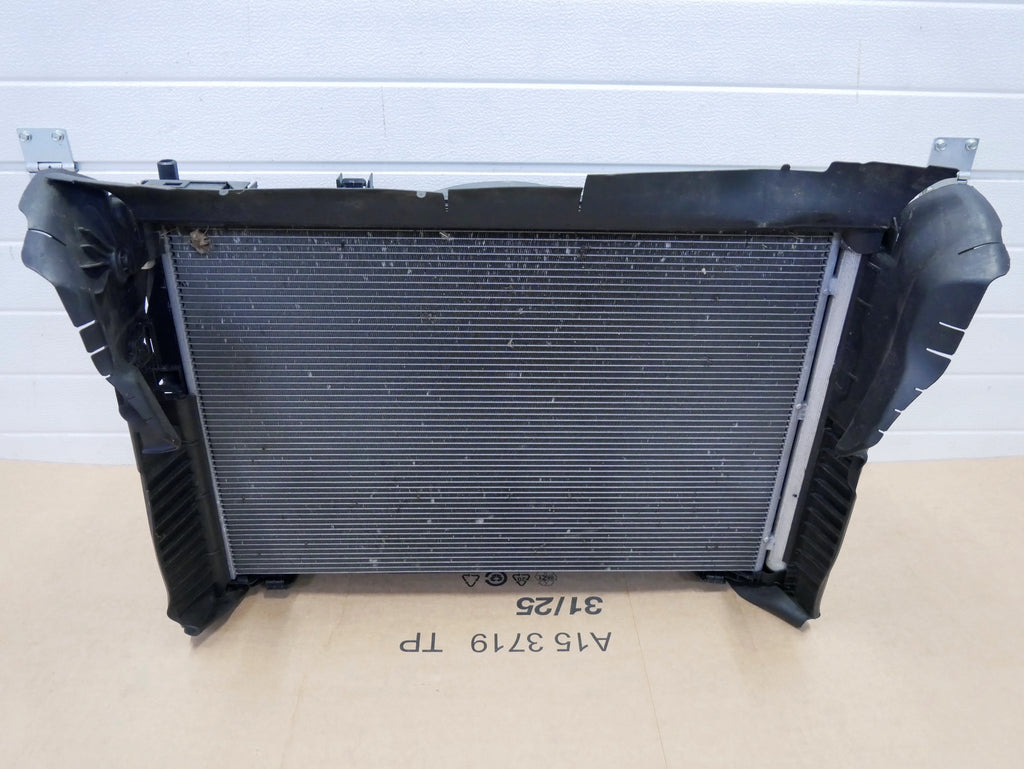 Chłodnice komplet chłodnic wentylator Mercedes E220D W213