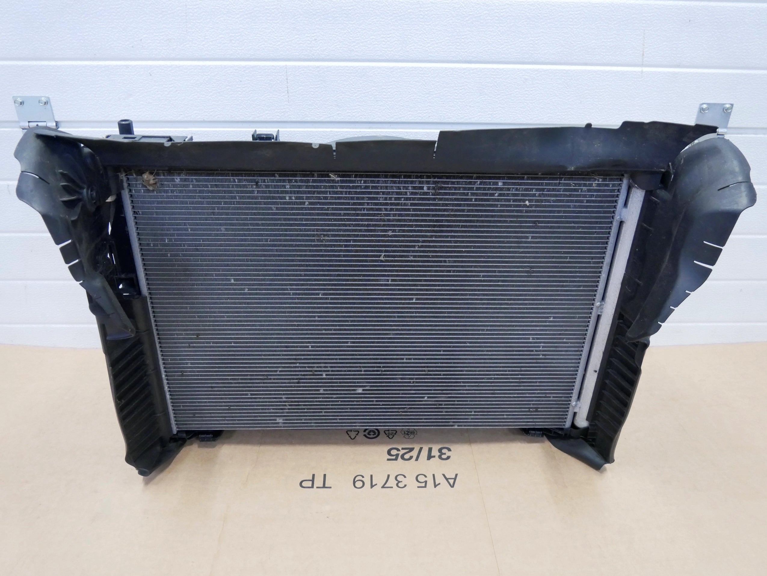 Chłodnice komplet chłodnic wentylator Mercedes E220D W213