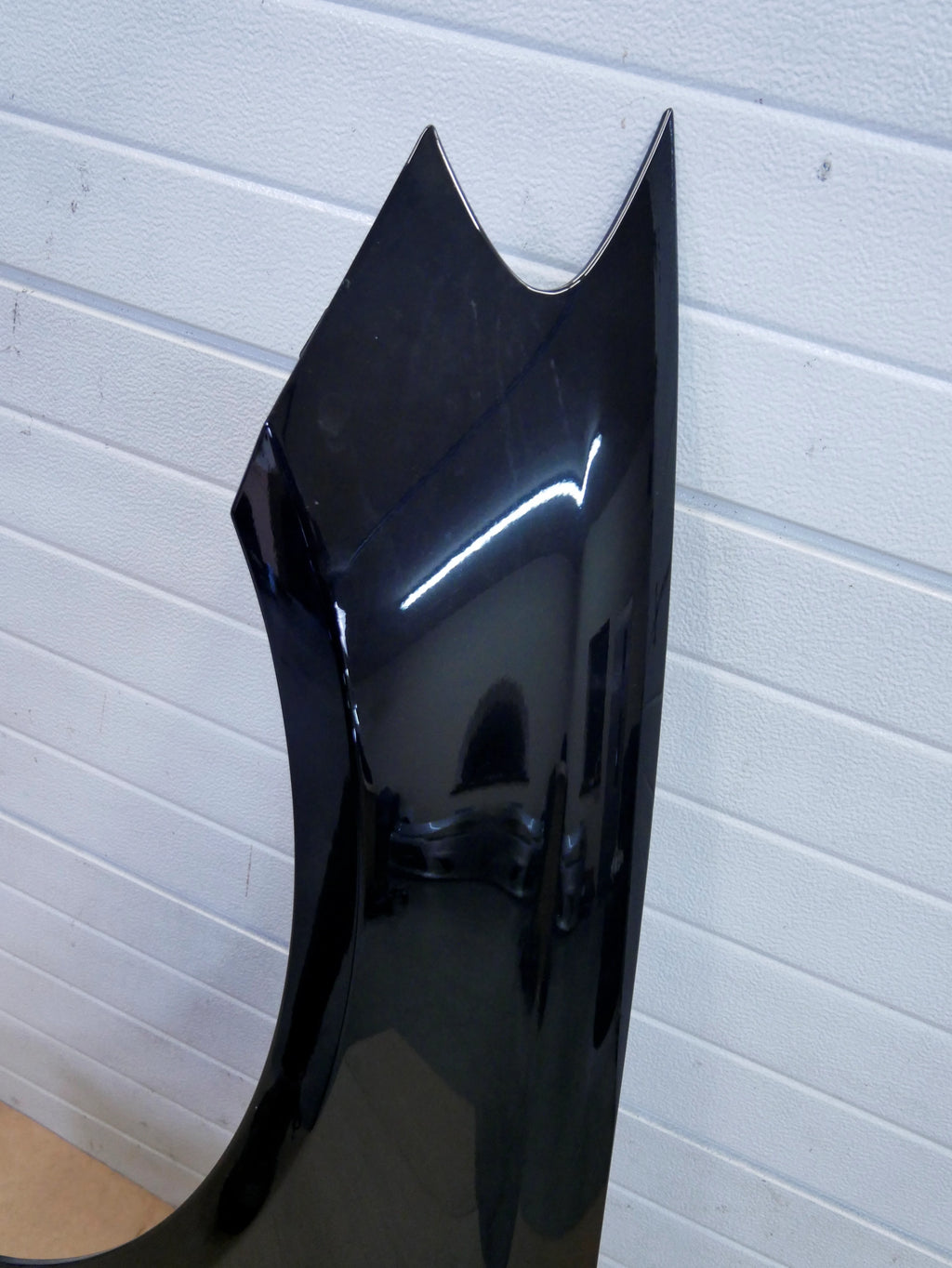 Błotnik przód przedni lewy ALU 9040 Mercedes E220D W213