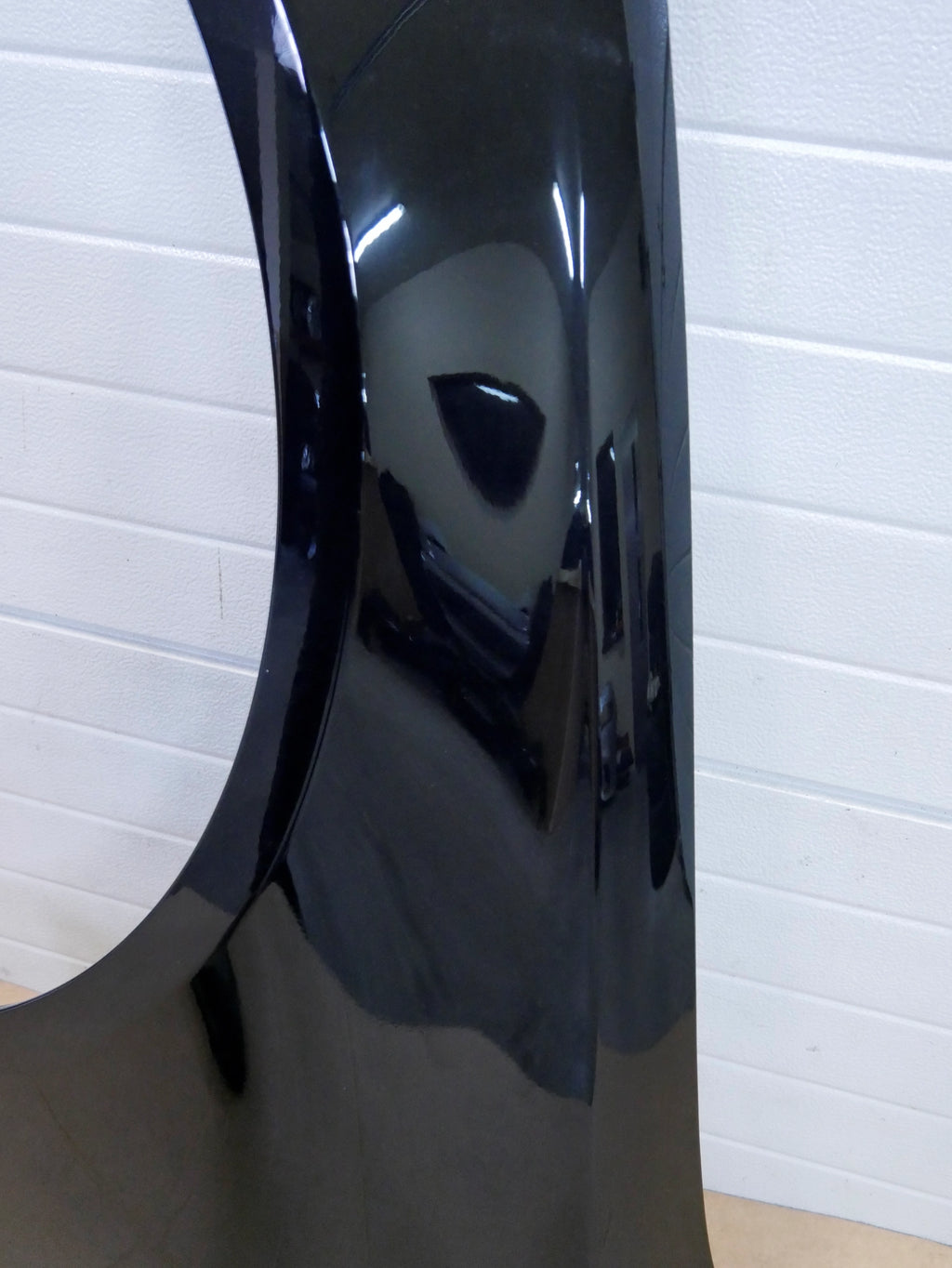 Błotnik przód przedni lewy ALU 9040 Mercedes E220D W213