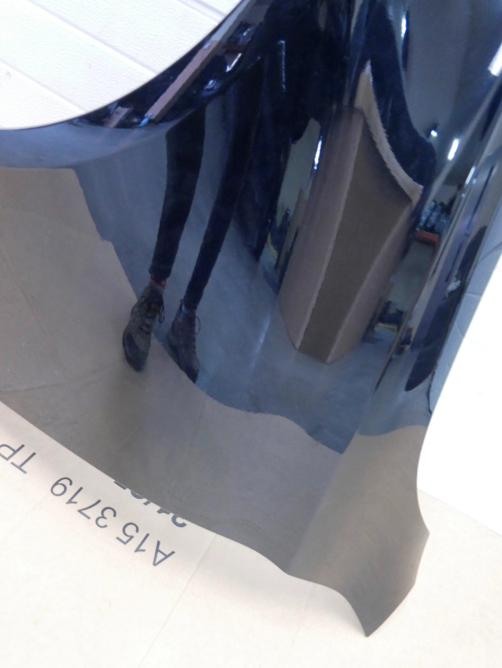 Błotnik przód przedni lewy ALU 9040 Mercedes E220D W213