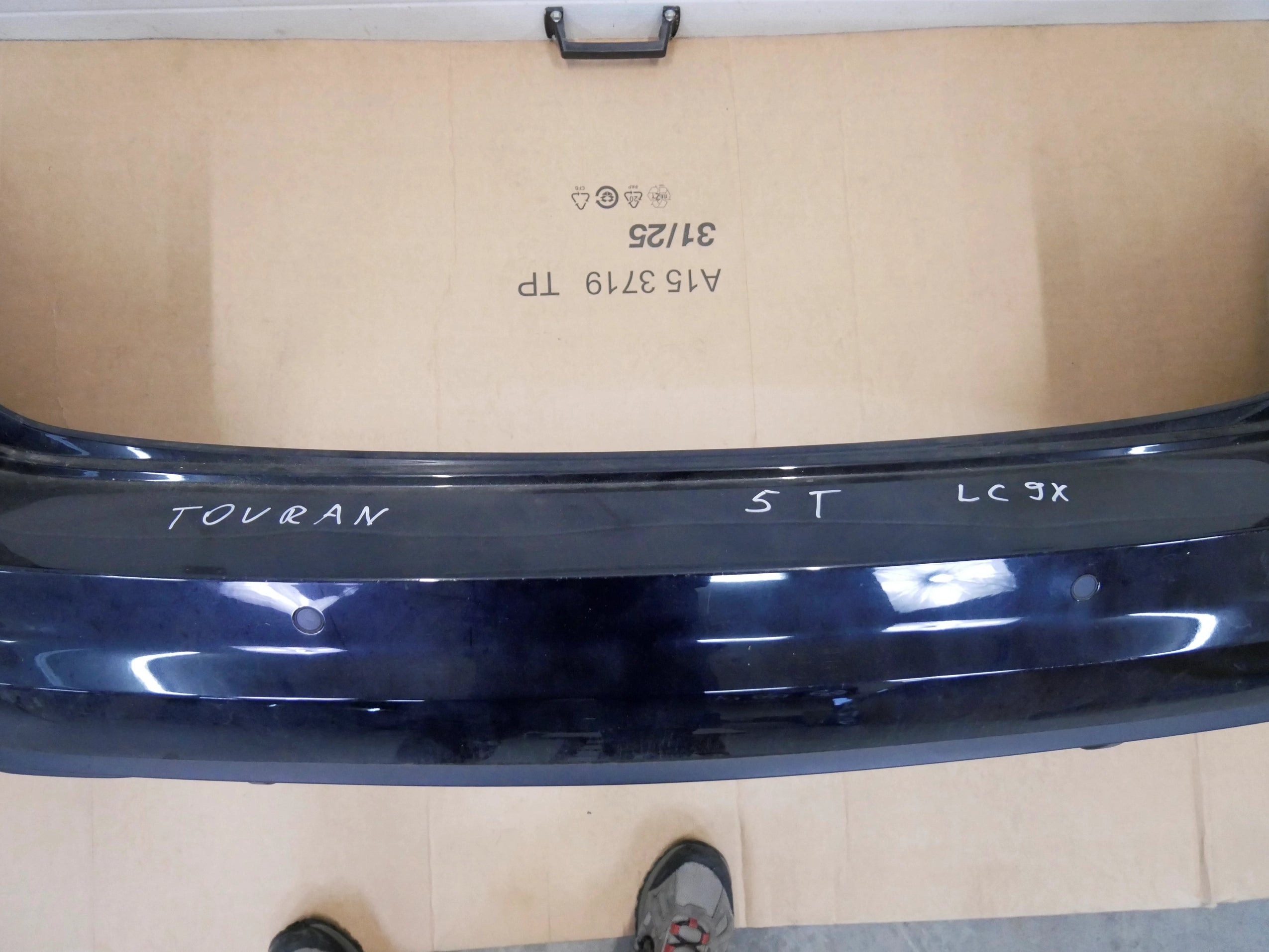 Zderzak tył tylny 6xPDC LC9X VW TOURAN III 5T