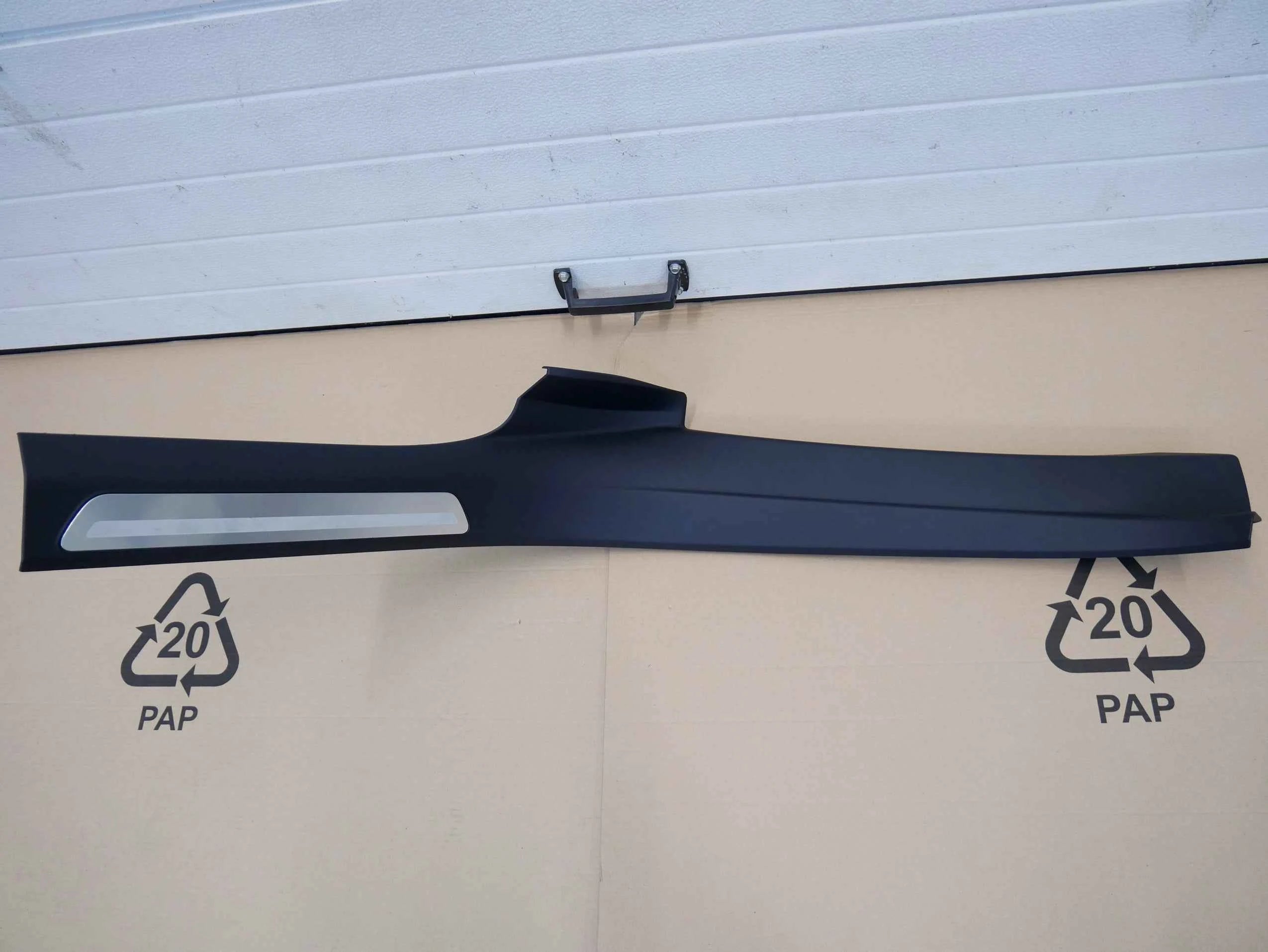 Osłona progu tył tylna lewa 4H4864607 AUDI A8 4H LIFT LONG