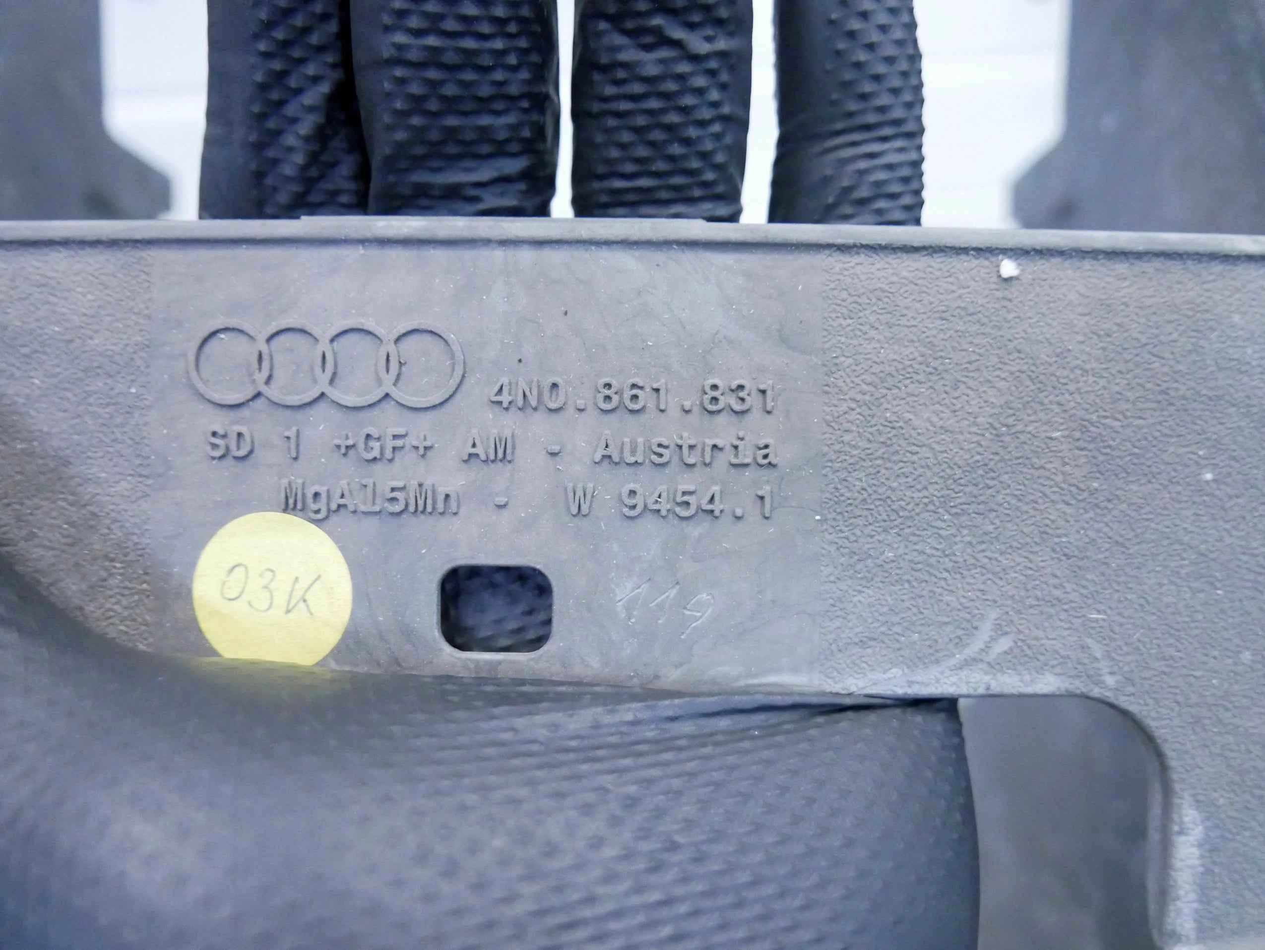 Rama stelaż tunelu środkowego 4N0861831 AUDI A8 4N