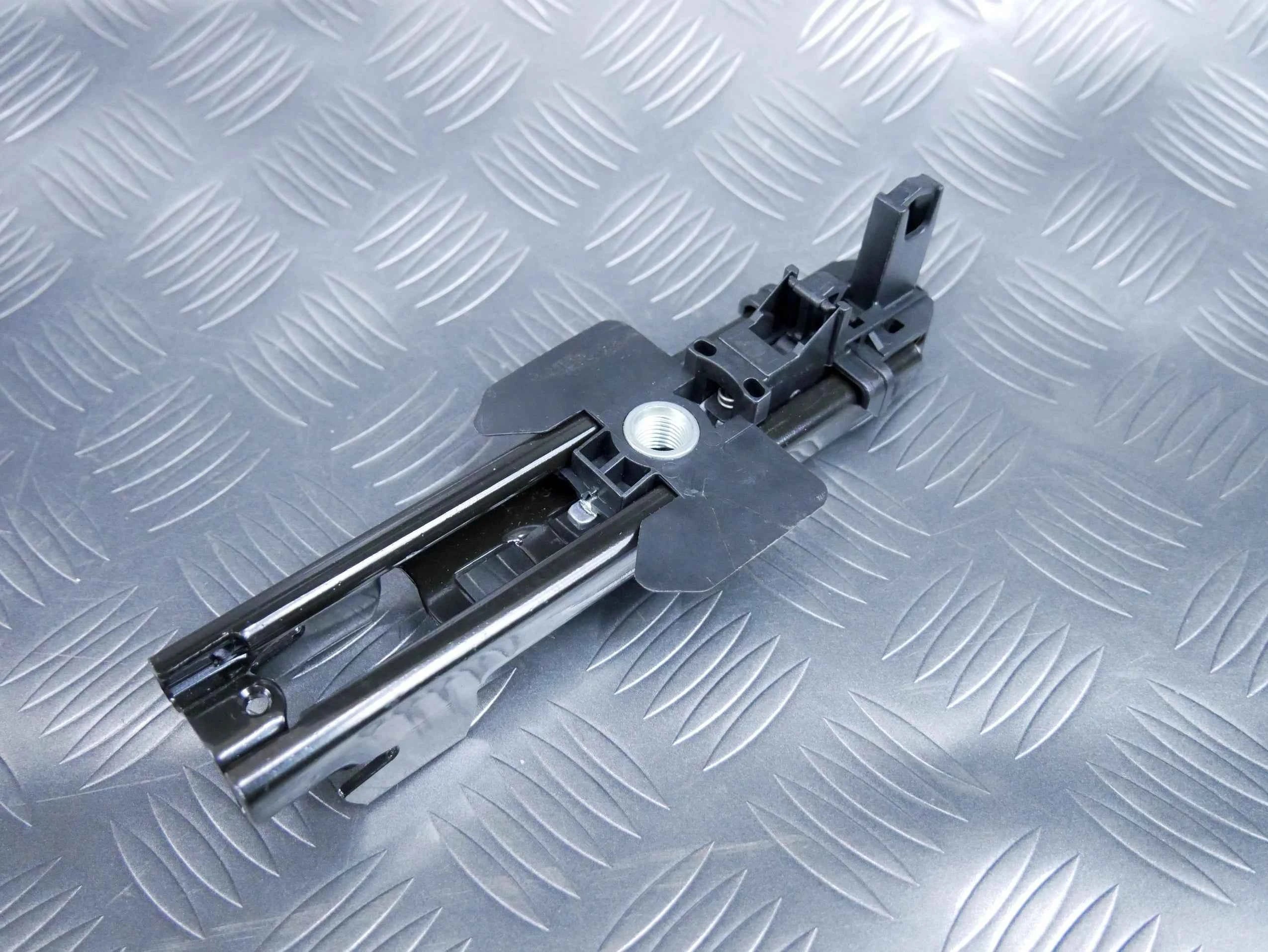 Suwak regulator wysokości pasa 8T8857833 AUDI A8 4H