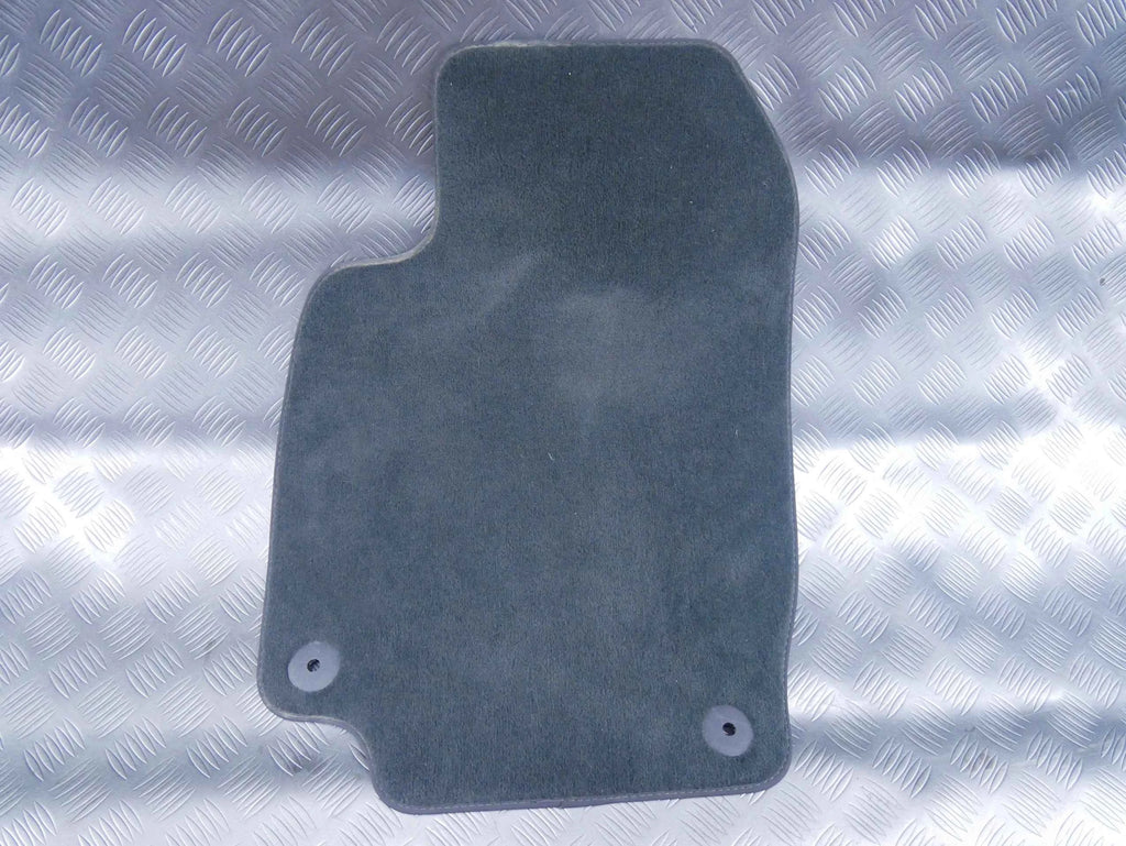 Dywanik przedni lewy kierowcy OEM 4N1863719 AUDI A8 4N