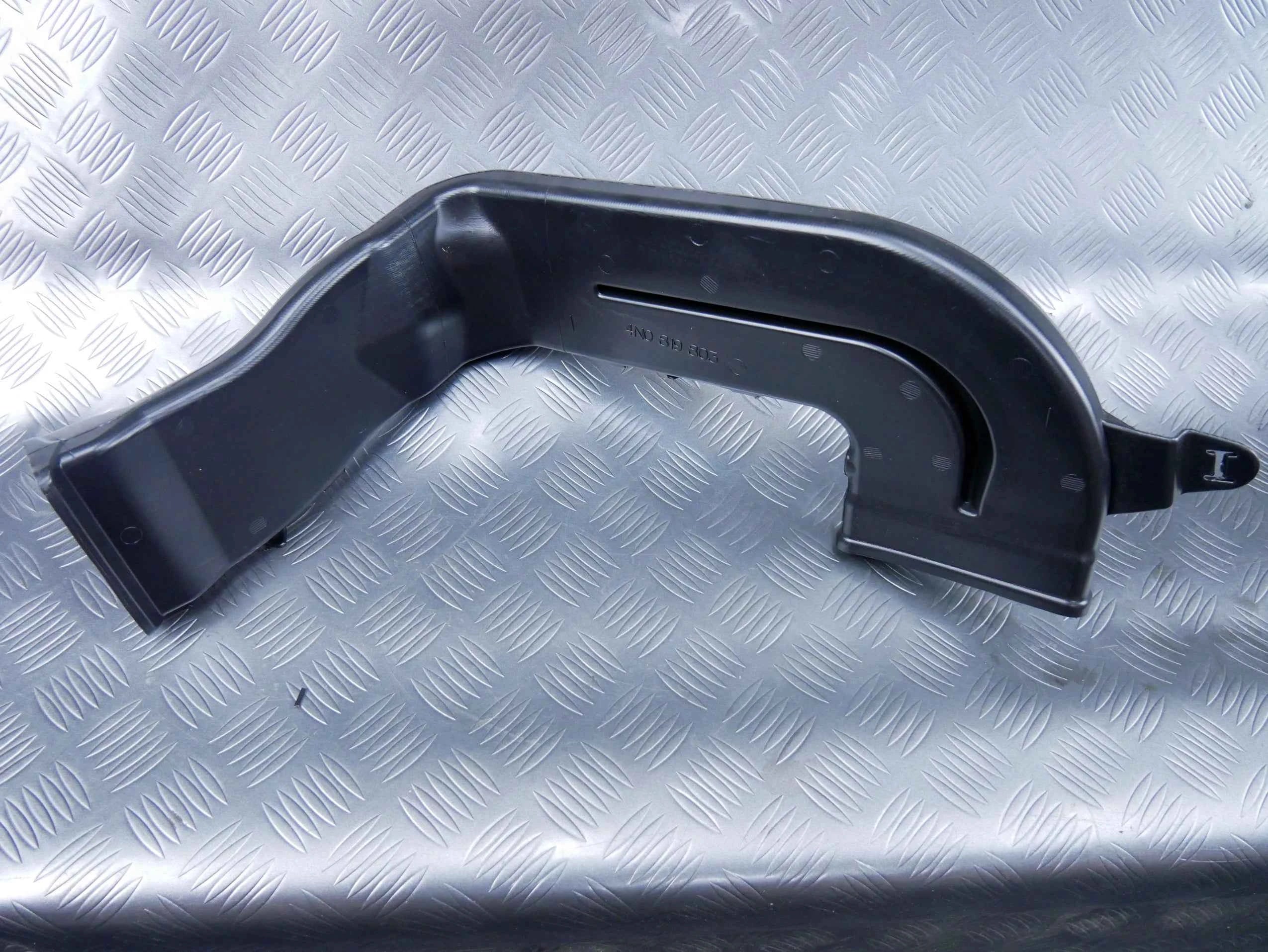 Kanał powietrza nagrzewnicy 4N0819803 AUDI A8 4N